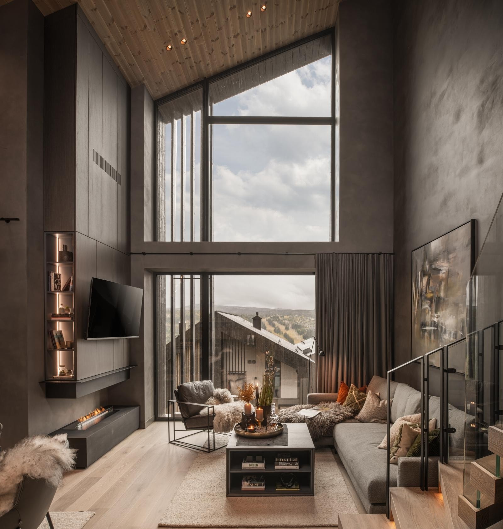 B24 er en særdeles eksklusiv leilighet, på en av Kvitfjells mest attraktive tomter, 870 meter over havet, optimale solforhold og meget flott utsikt.