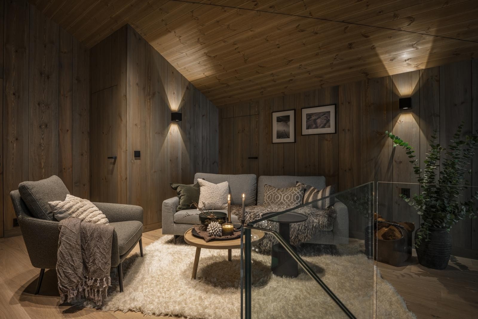 Oppholdsrommet kan fungere som en ekstra tv-stue eller ideell som rom for de minste!