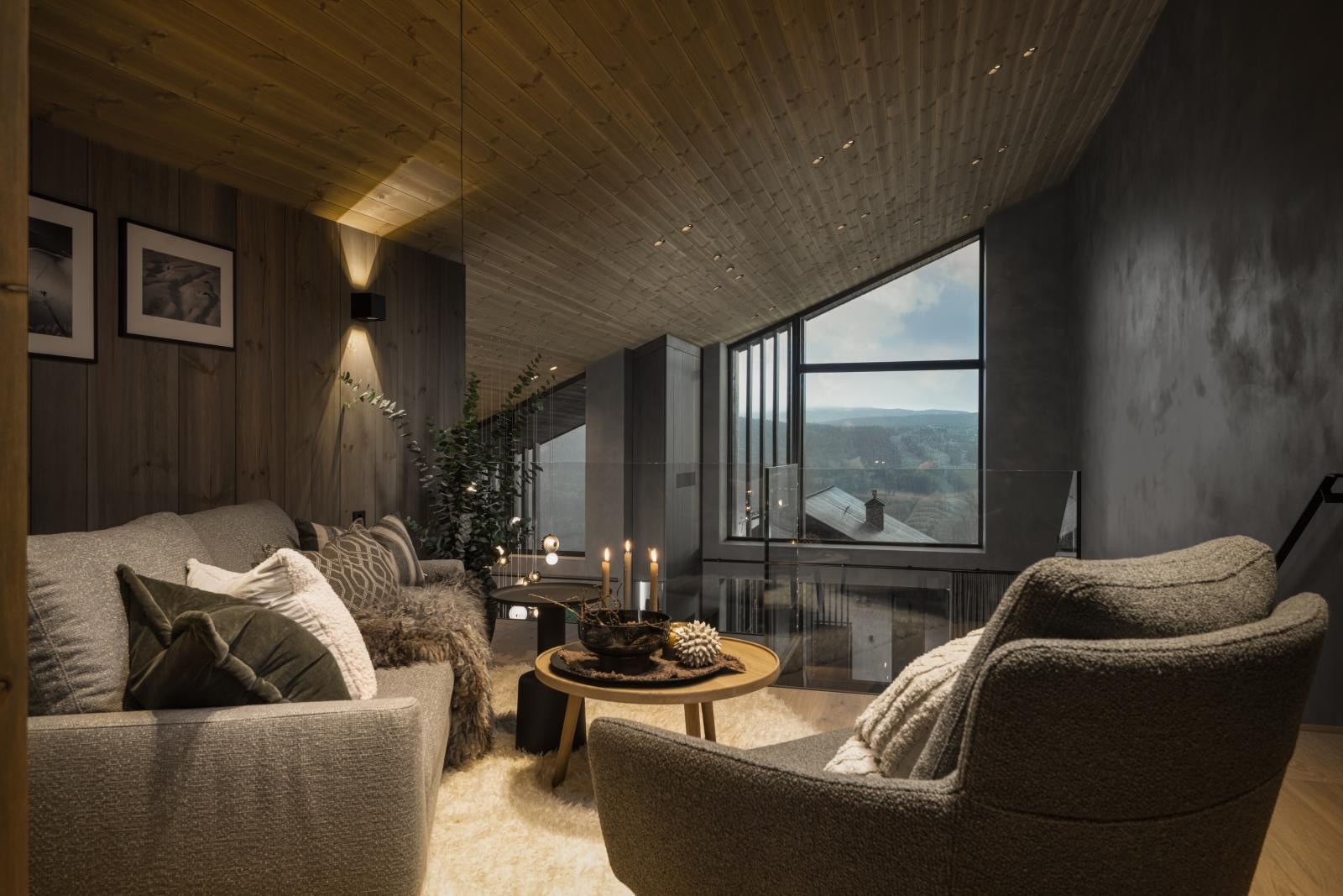 Flott hems med soverom, bad ekstra oppbevaringsplass og et romslig oppholdsrom.