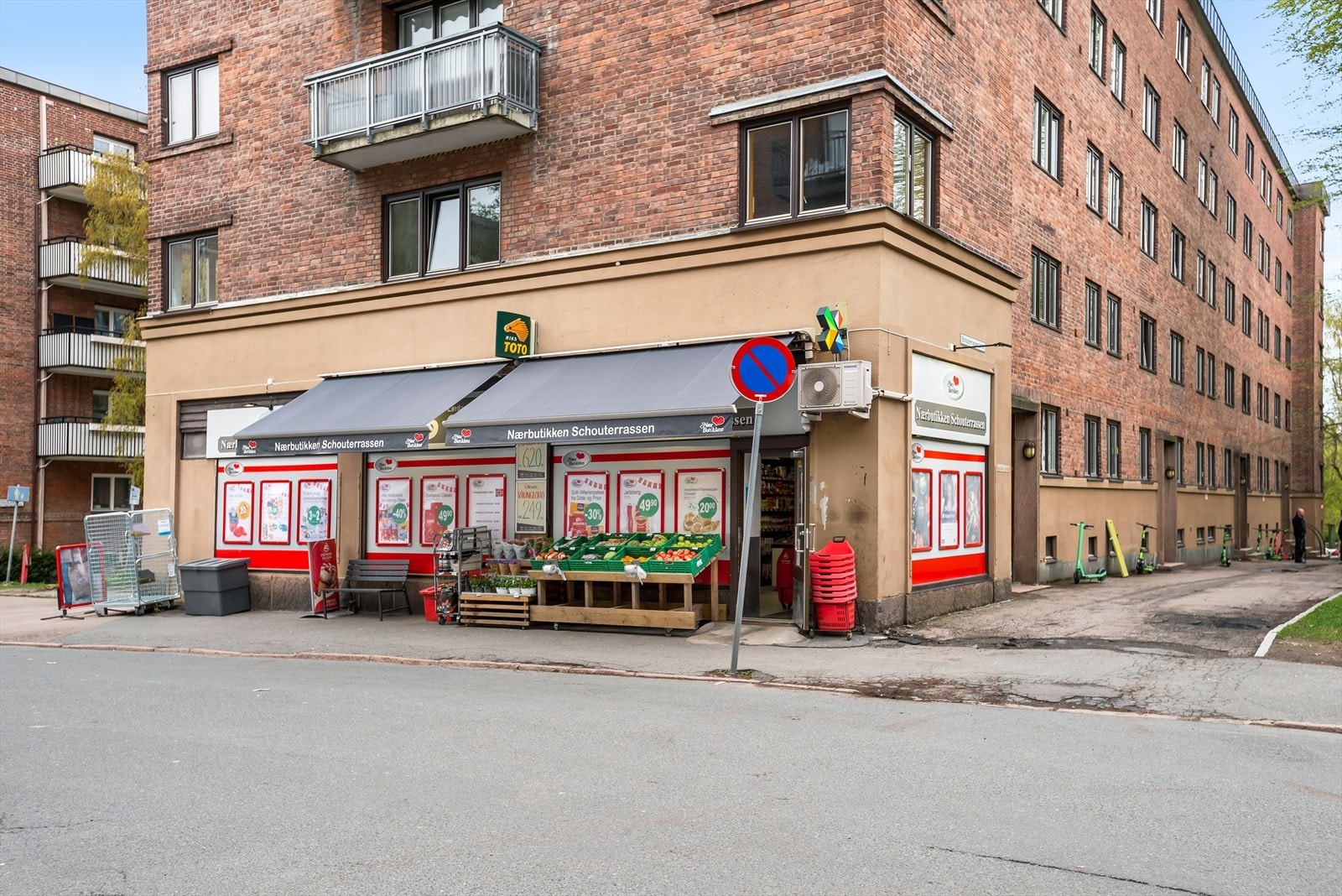 xNaerbutikken Schouterrassen.JPG Galleribilde