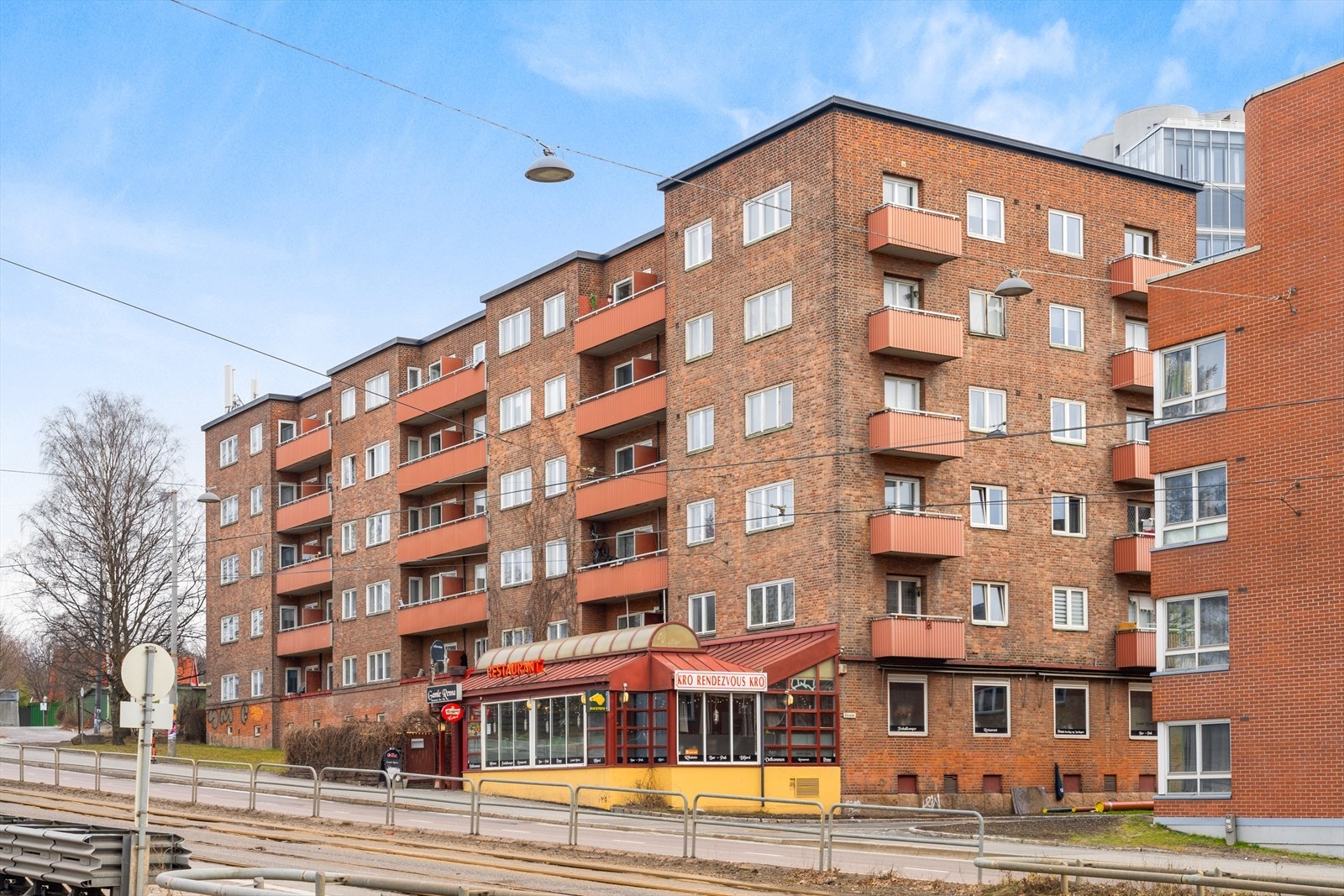 Byggets fasade fra fremsiden. Galleribilde