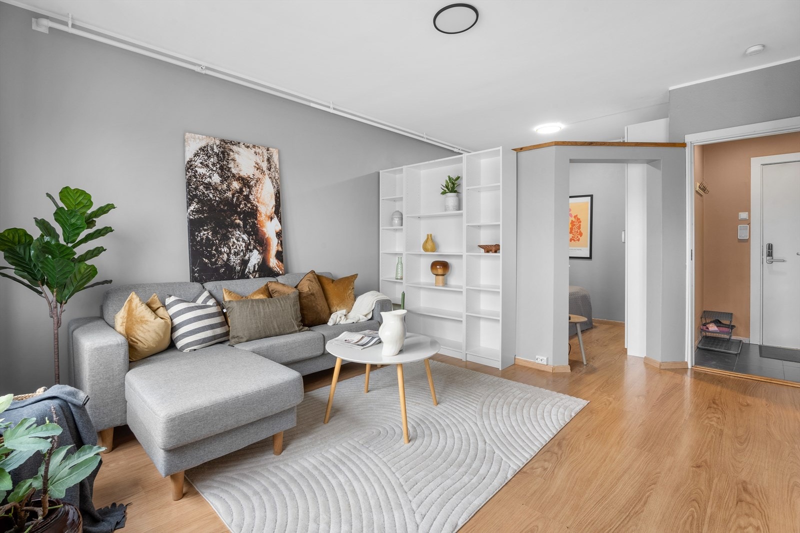 Fra stuen er det direkte adkomst til en alkoveløsning. Galleribilde