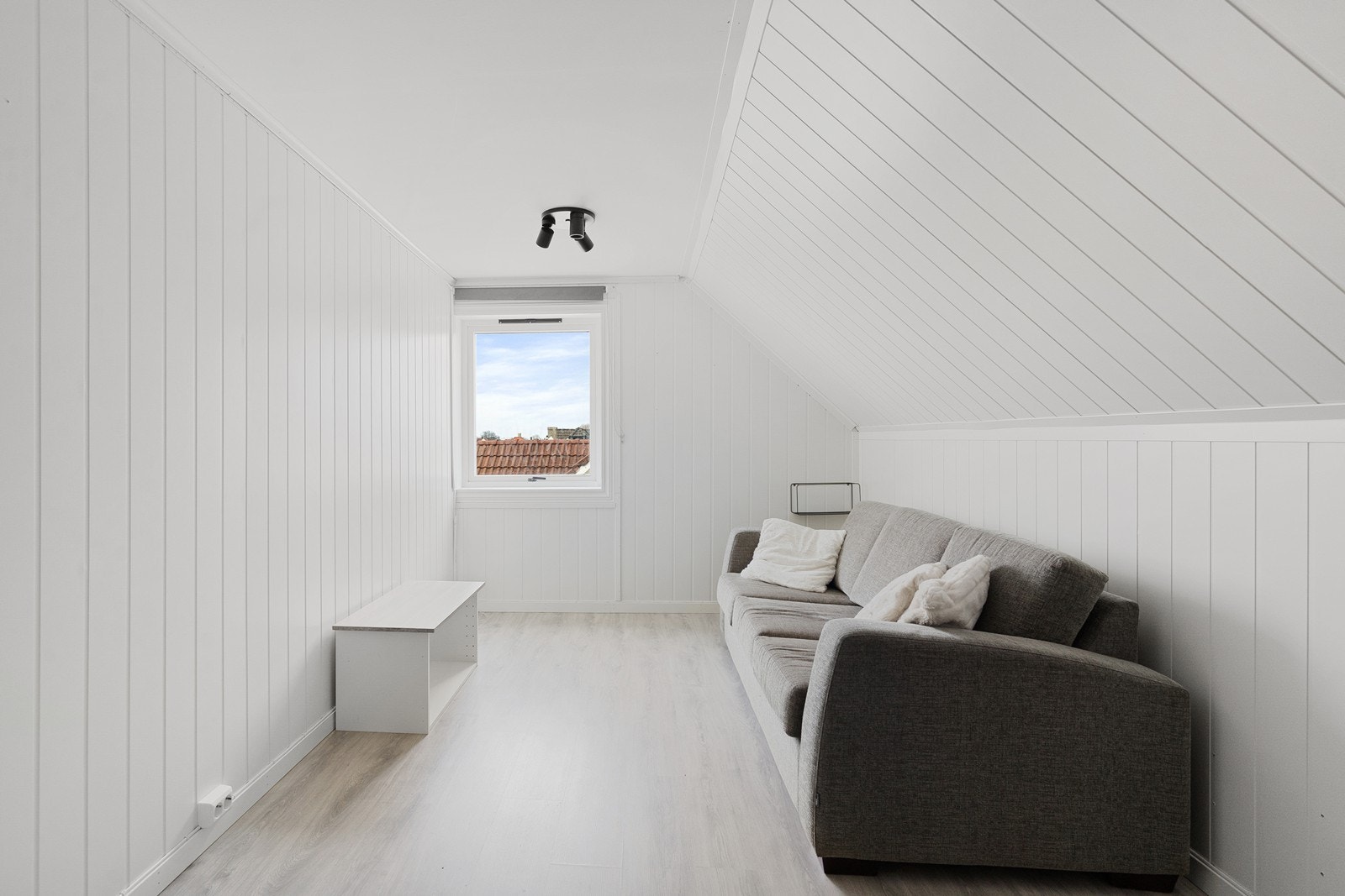 Bod på loft innredet som soverom, men er ikke godkjent for varig opphold. Galleribilde