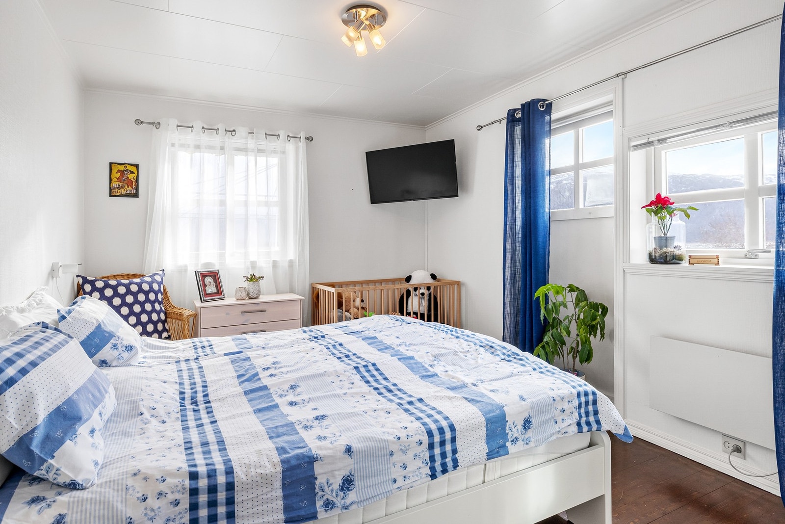 Soverom med adkomst til terrasse Galleribilde