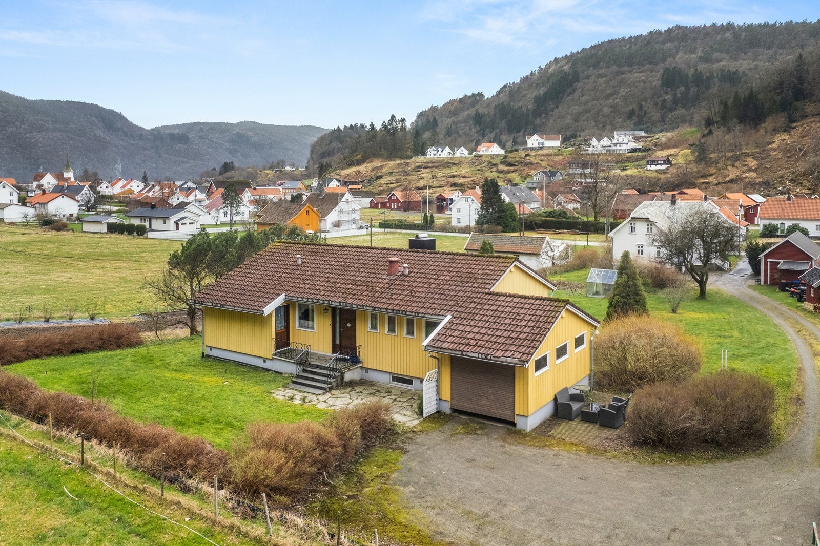 Boligen ligger usjenert og tilbaketrukket. Galleribilde