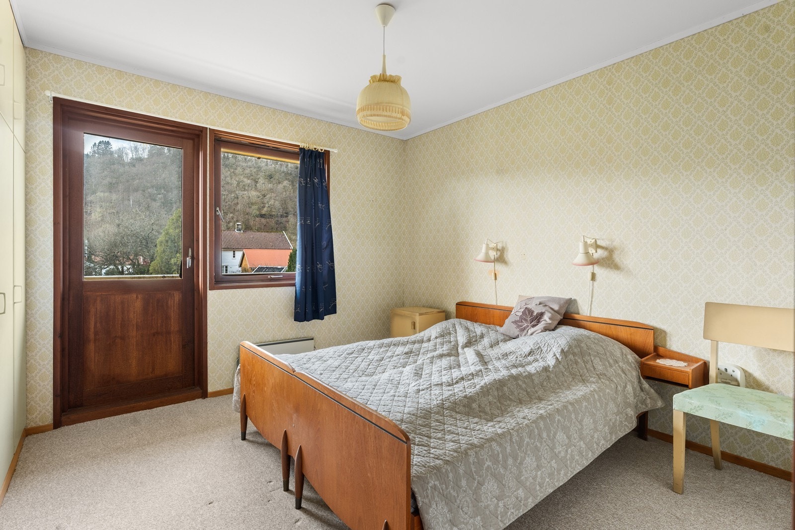 Hovedsoverom med utgang til lufteveranda. Galleribilde