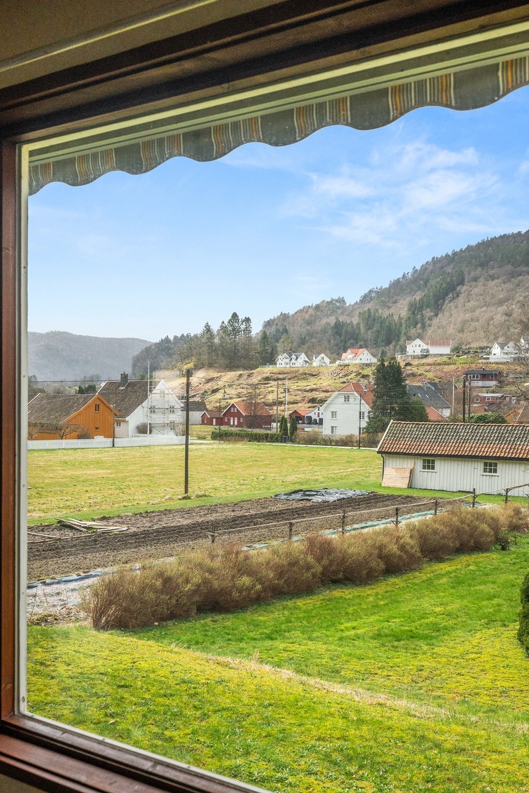 Utsikt mot Fedaelva. Galleribilde