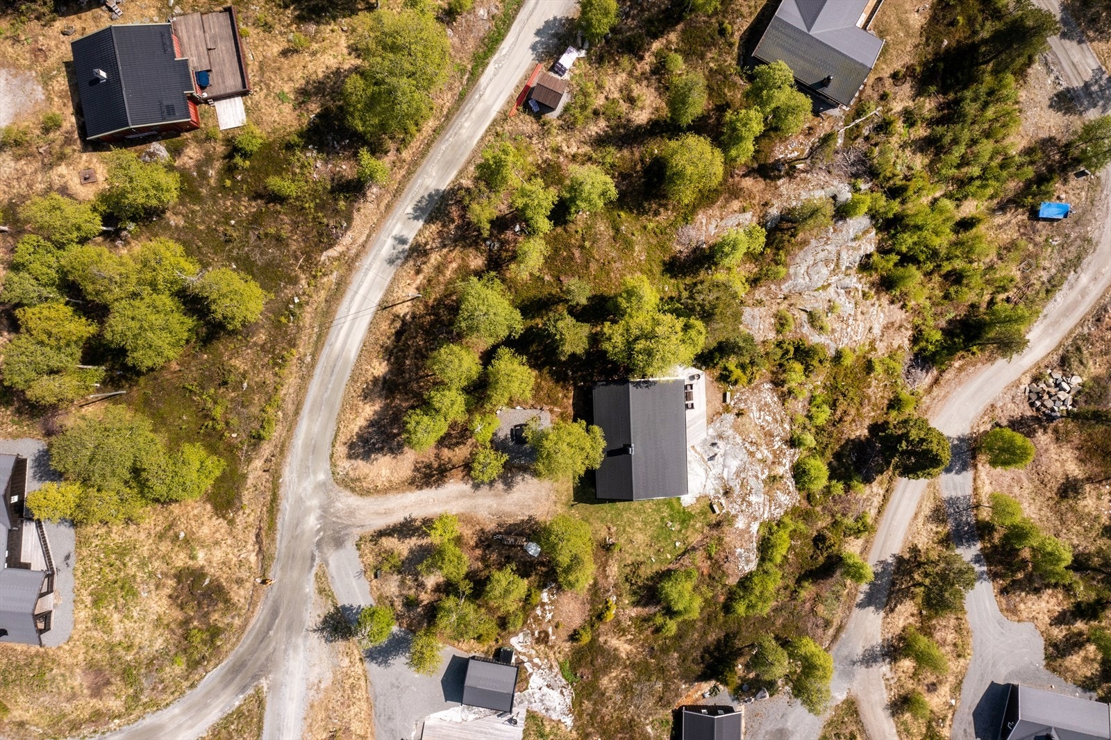 Dronebilde av eiendommen. Galleribilde