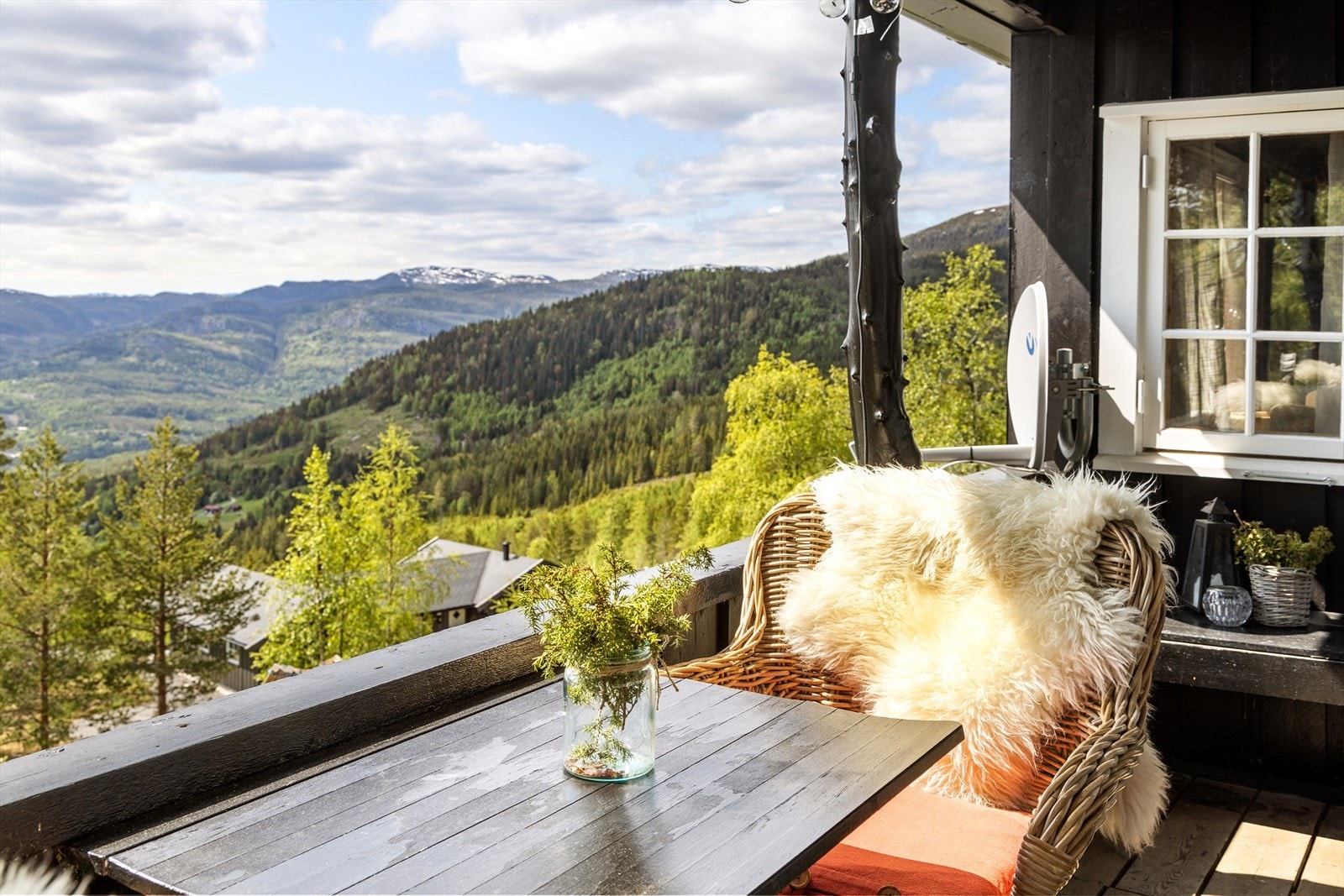 Utsikt fra terrasse. Galleribilde