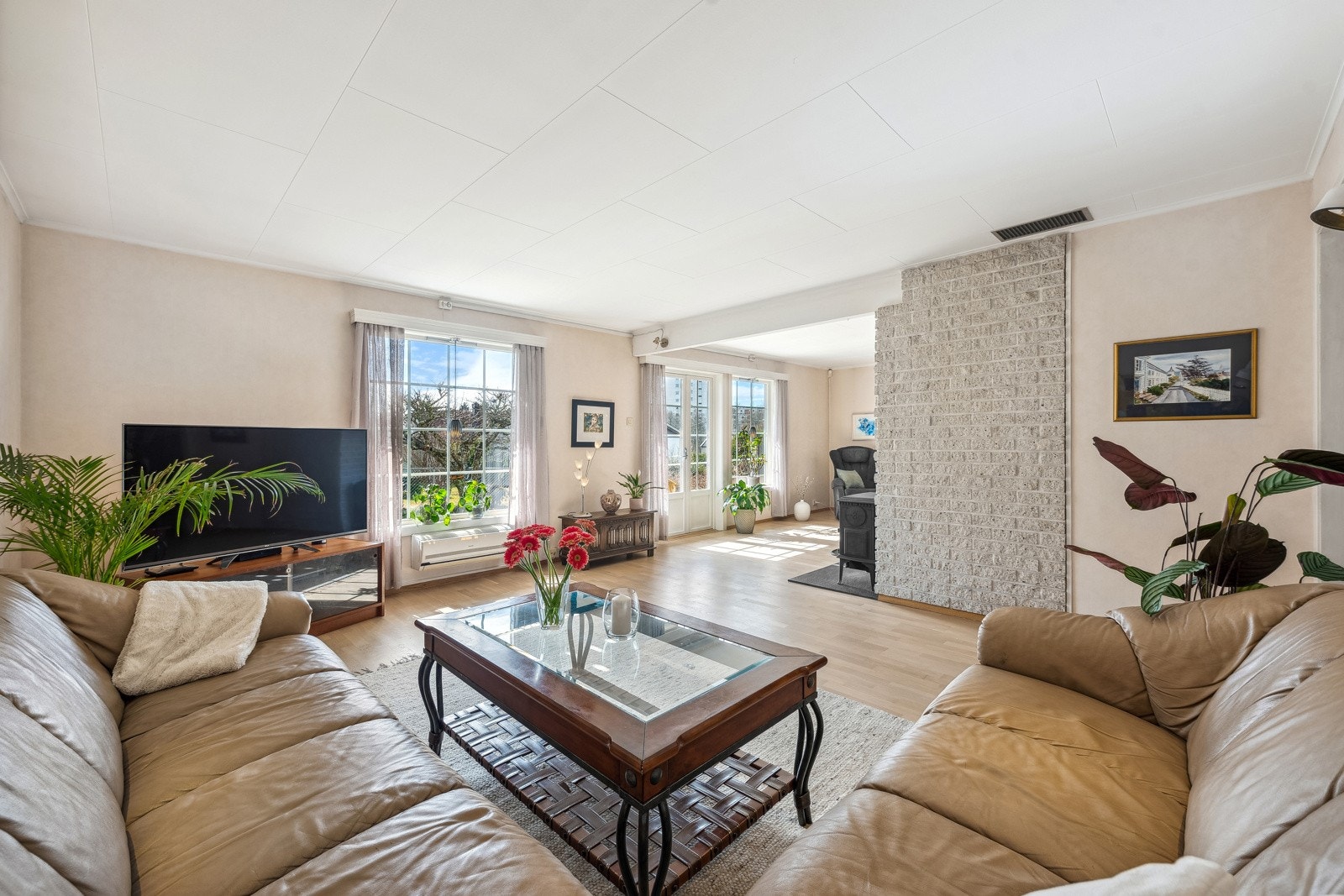 Vinduer og balkongdører med 3-lags glass fra 2017. Galleribilde