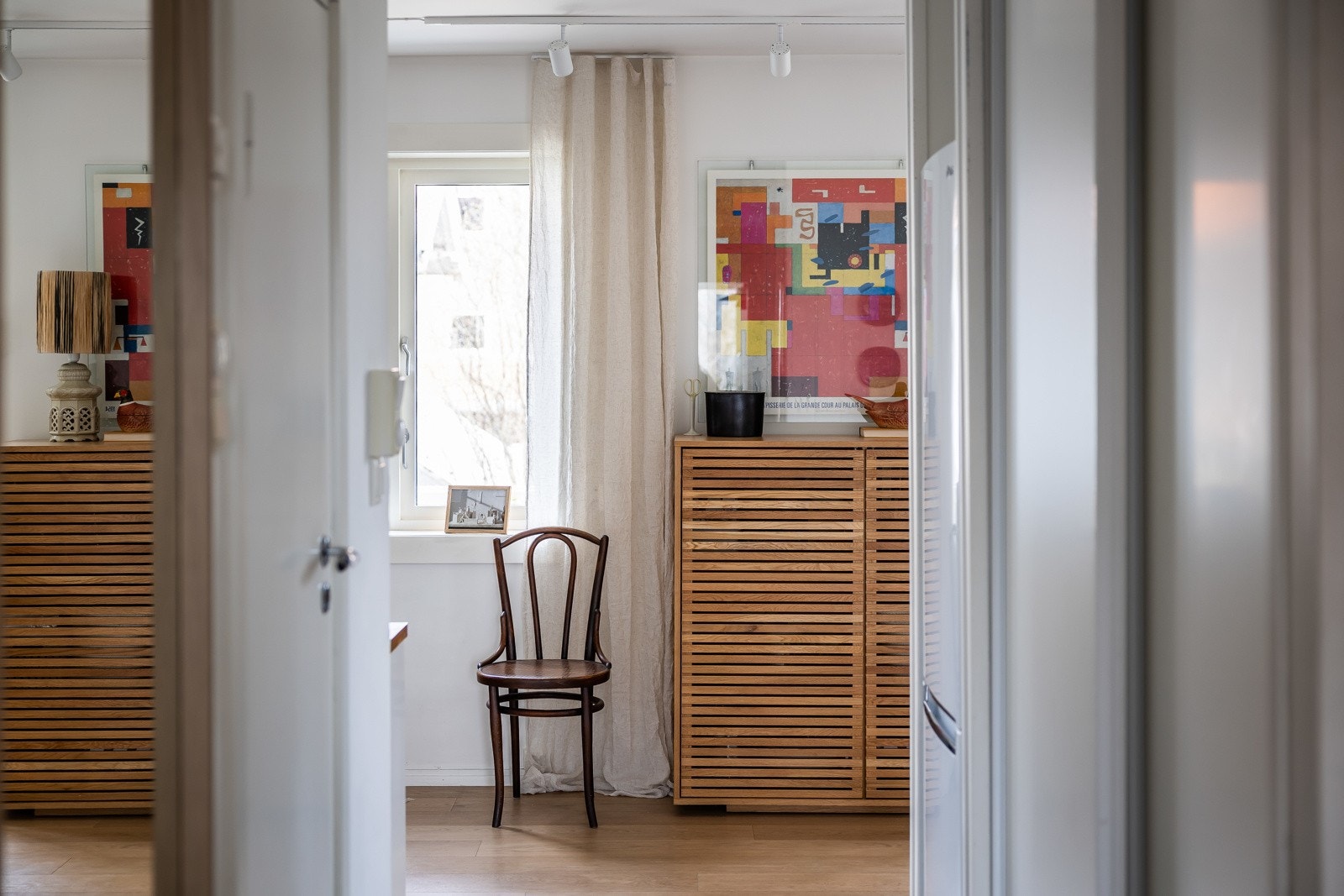 Enstavs parkett med varmefolie fra 2018 i samtlige rom. Galleribilde