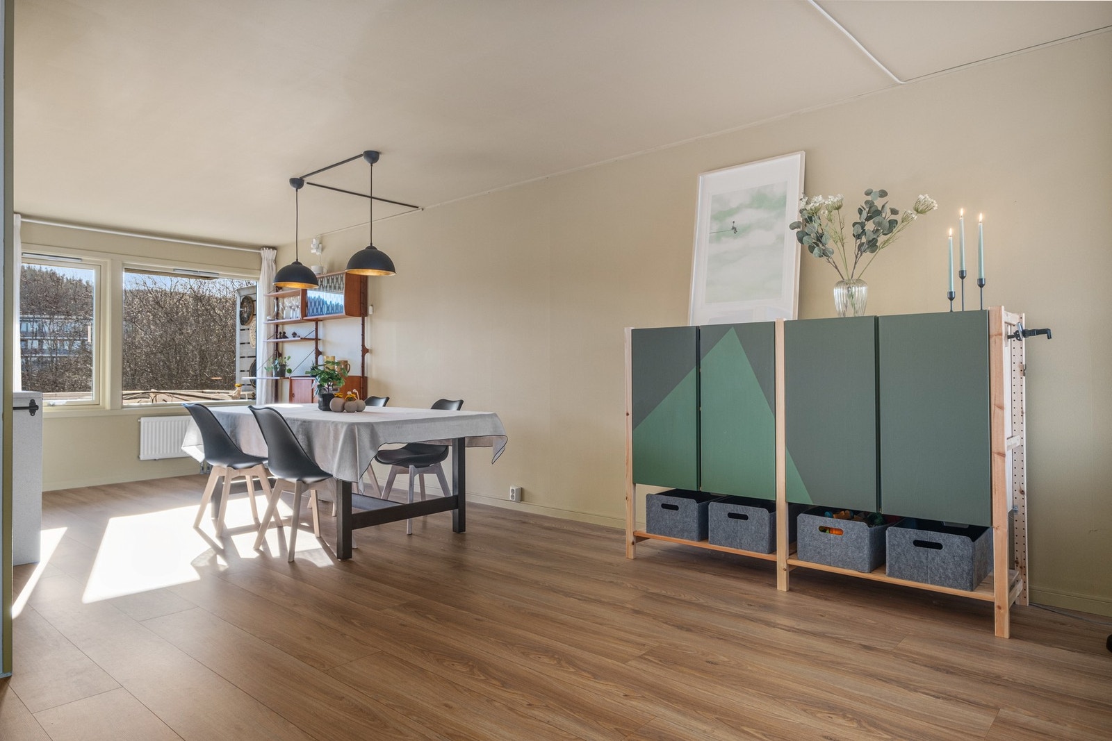 God plass til spisestue. Galleribilde