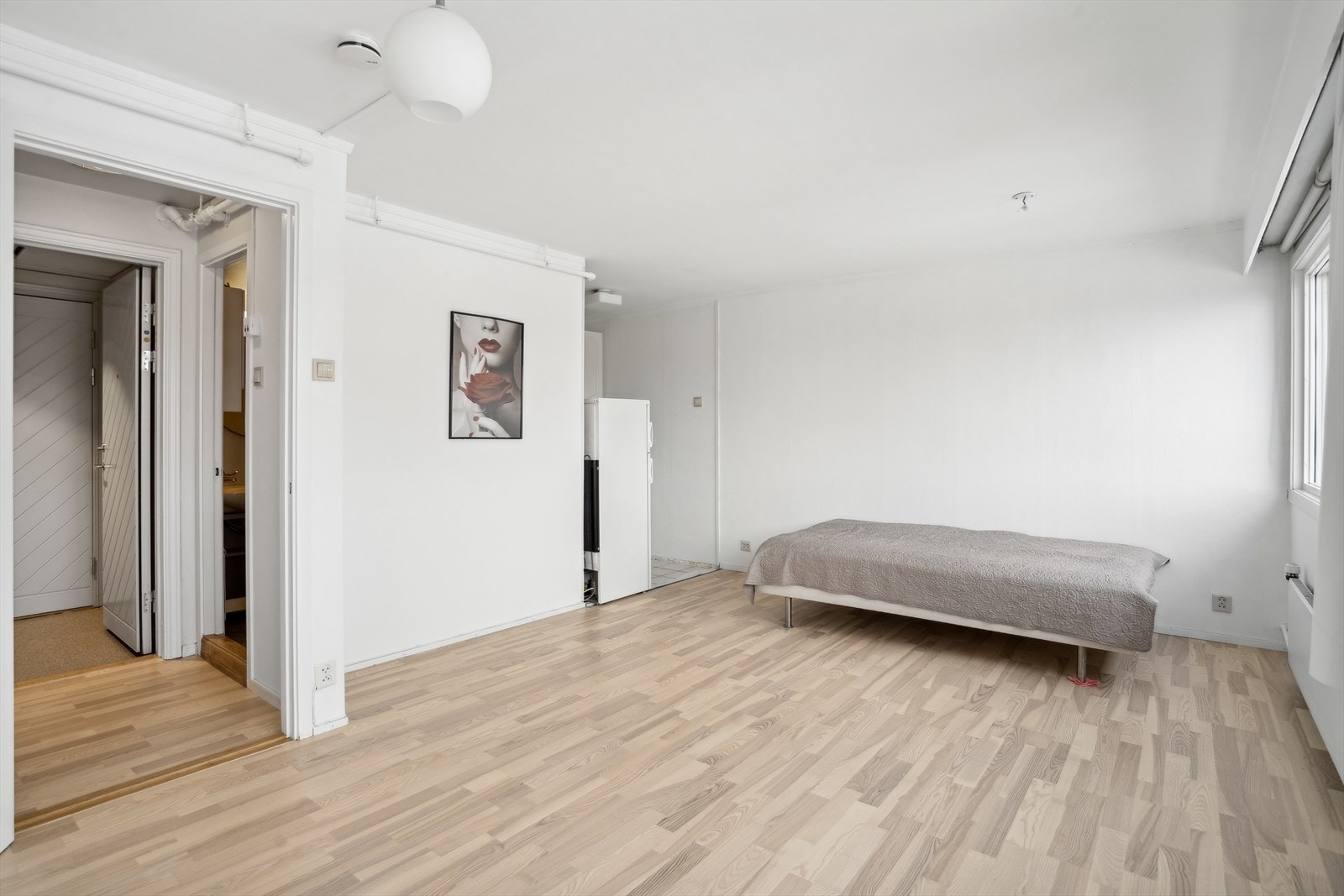 Leiligheten inneholder stue, kjøkken, gang og bad Galleribilde