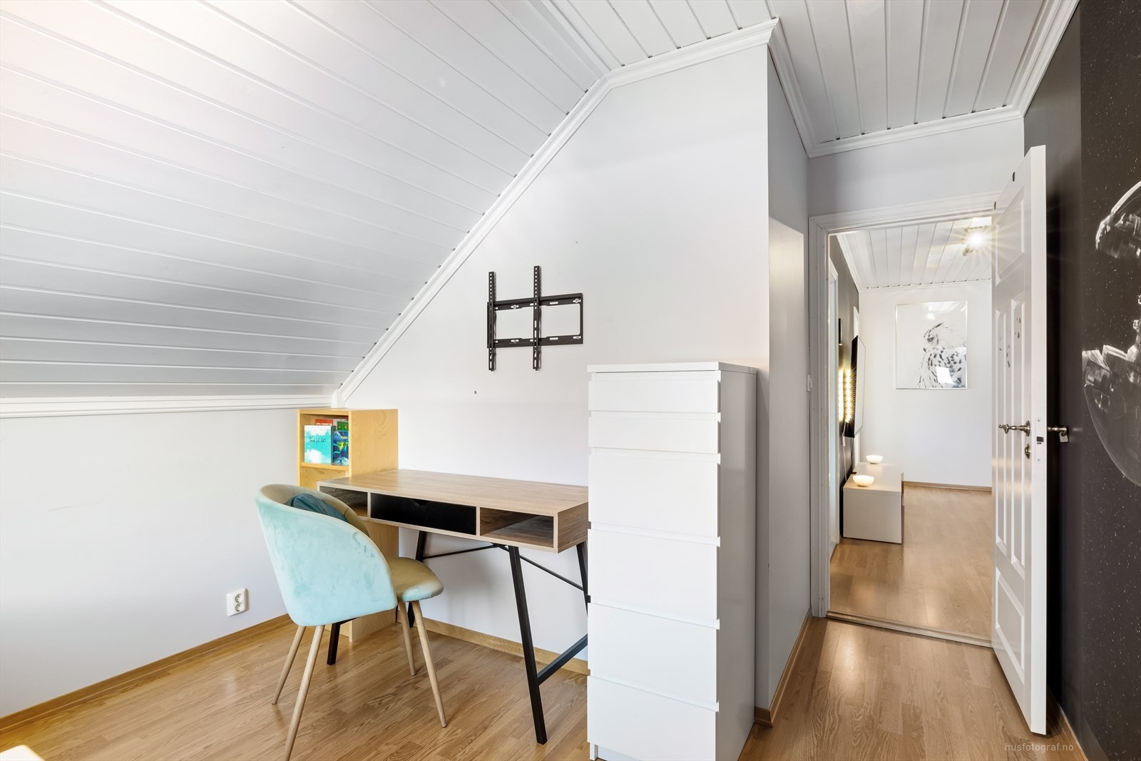 På soverommet er det plass til f.eks et skrivebord. Galleribilde