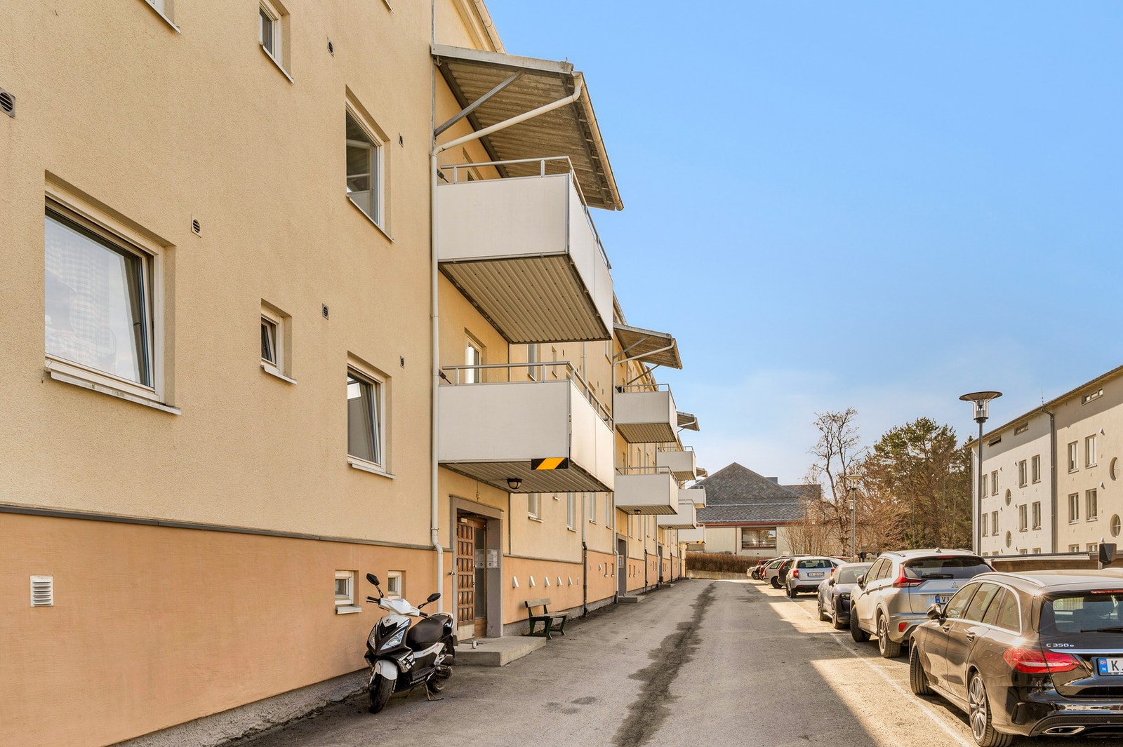 Mulighet for å leie parkeringsplass via borettslaget. Galleribilde