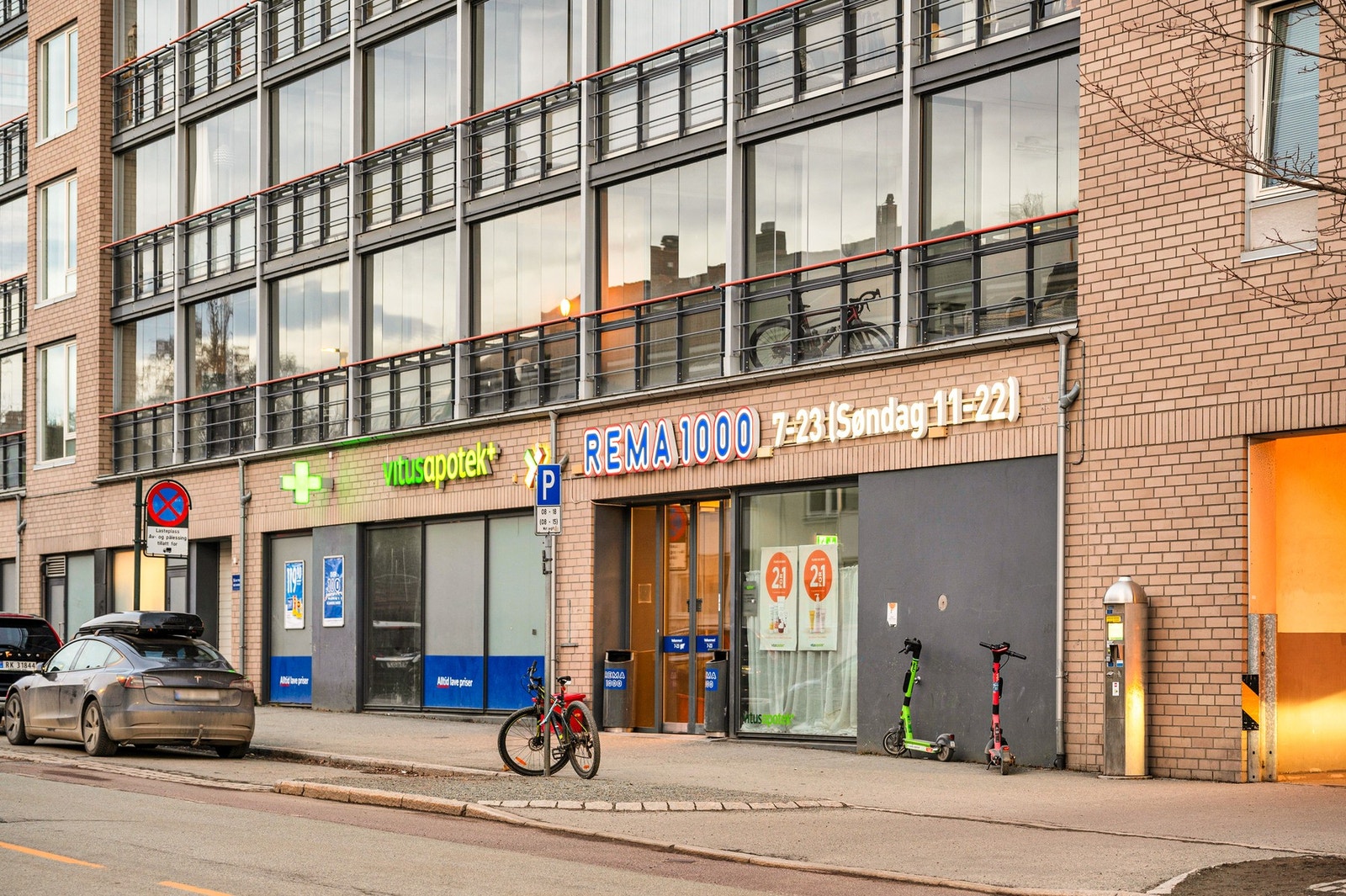Nærbutikken blir Rema 1000 som ligger like ved leiligheten. Galleribilde