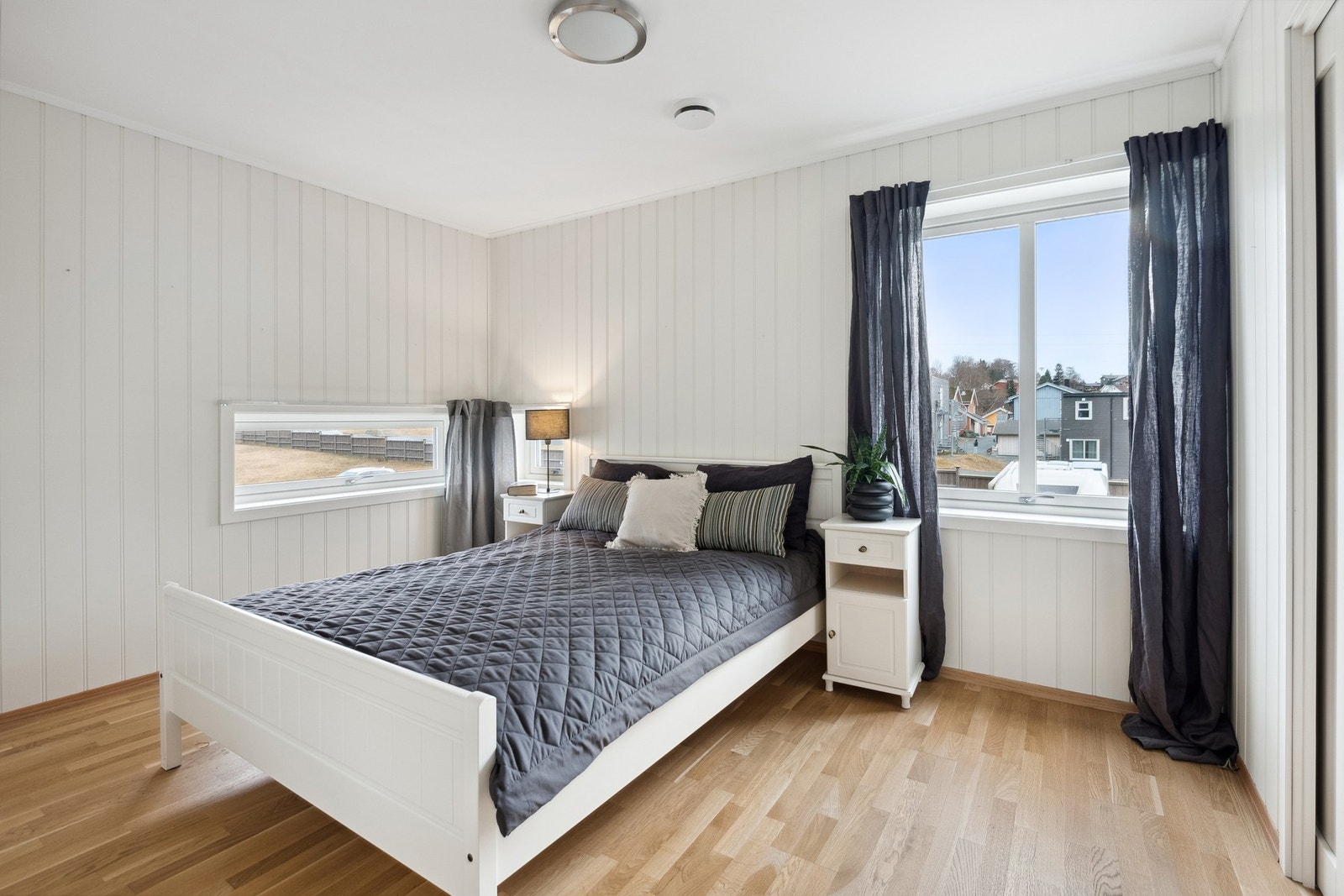 Hovedsoverommet er på 11 kvm og har i tillegg walk inn closet på 5 kvm Galleribilde