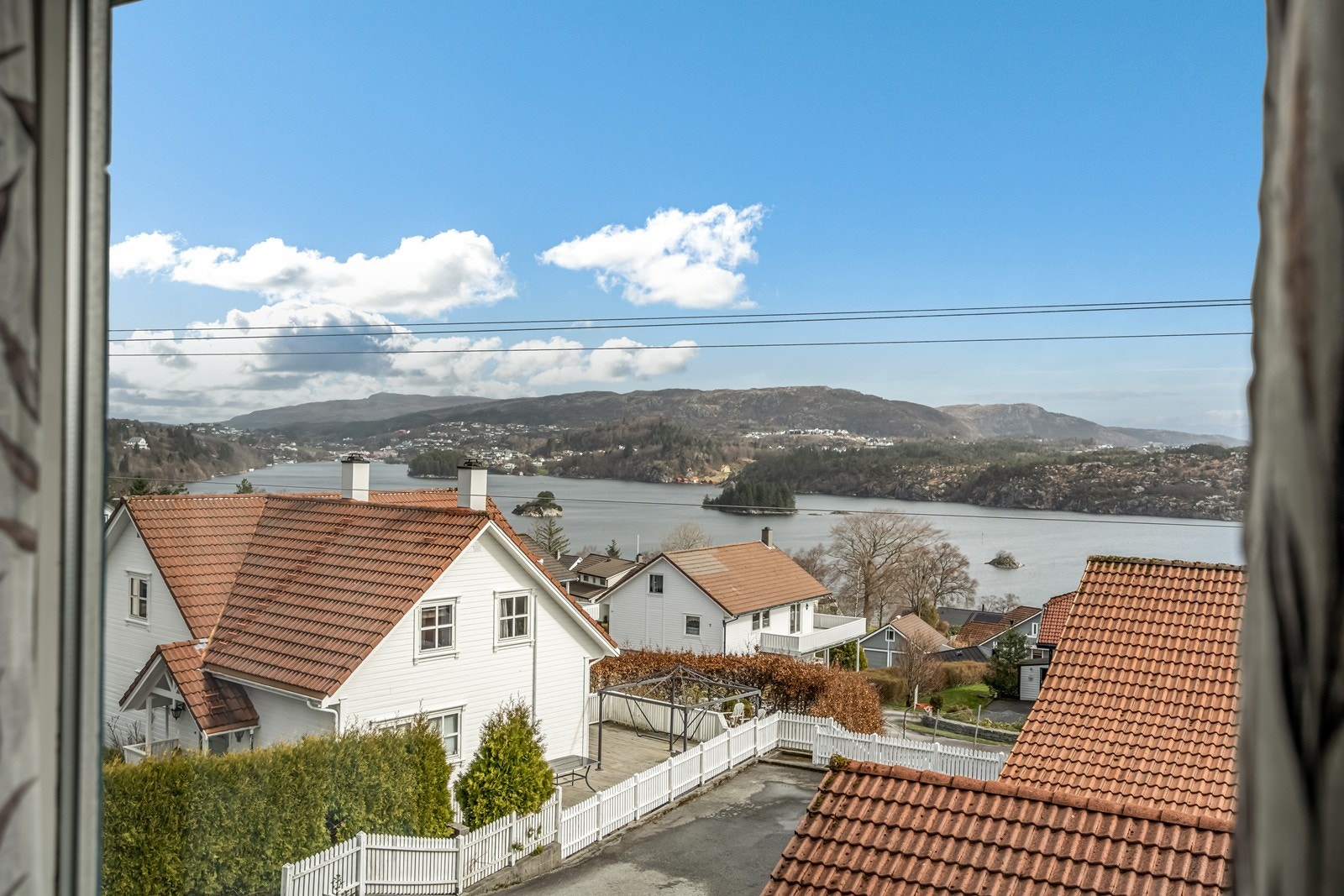 Utsikt helt inn til Førresforden Brygge Galleribilde