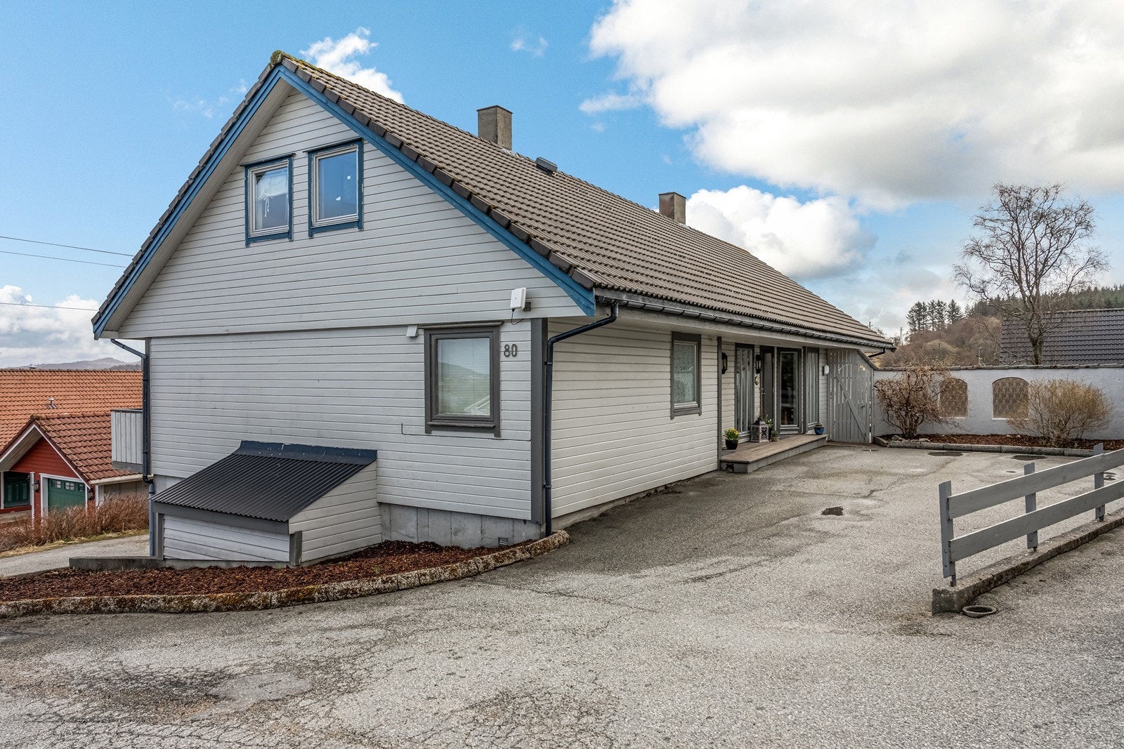 Innkjørsel til hoveddel Galleribilde