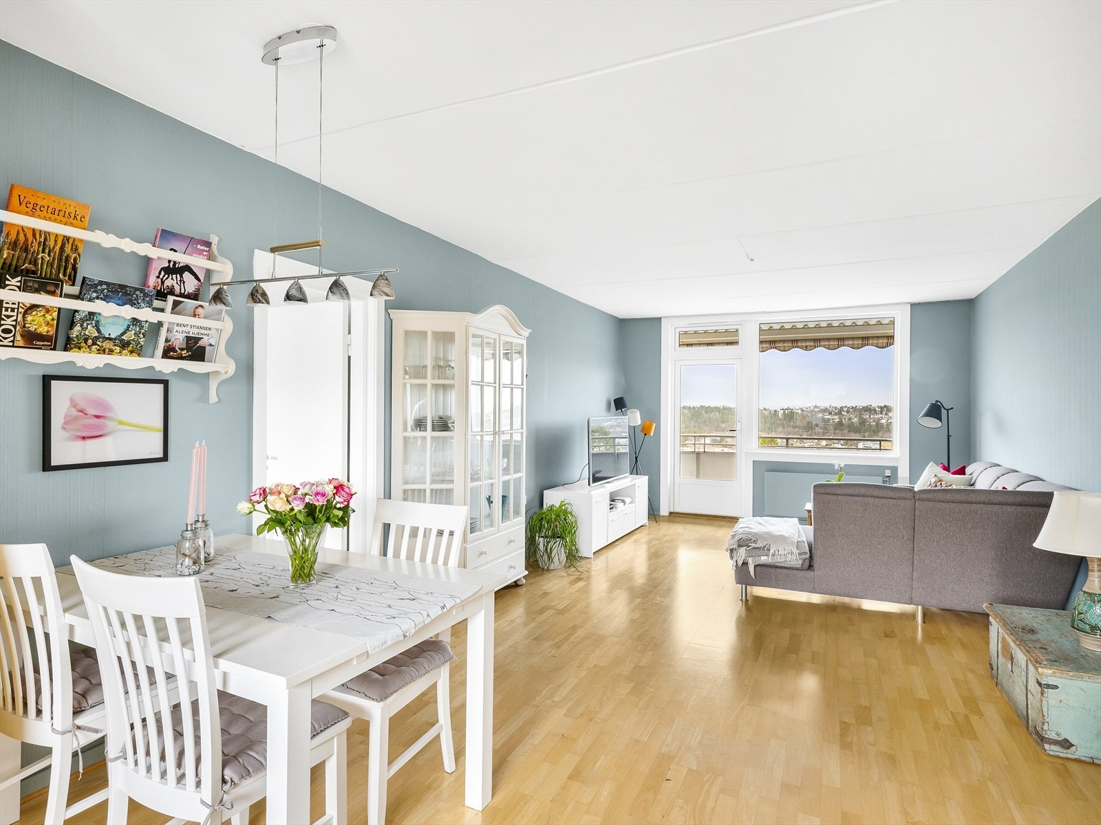 3-roms toppleilighet med vestvendt balkong med flott utsikt Galleribilde