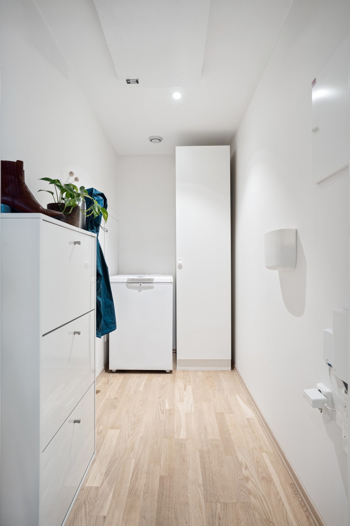 I tillegg til en innvendig bod i leiligheten, disponerer og leiligheten en bod i kjellerarealet. Galleribilde