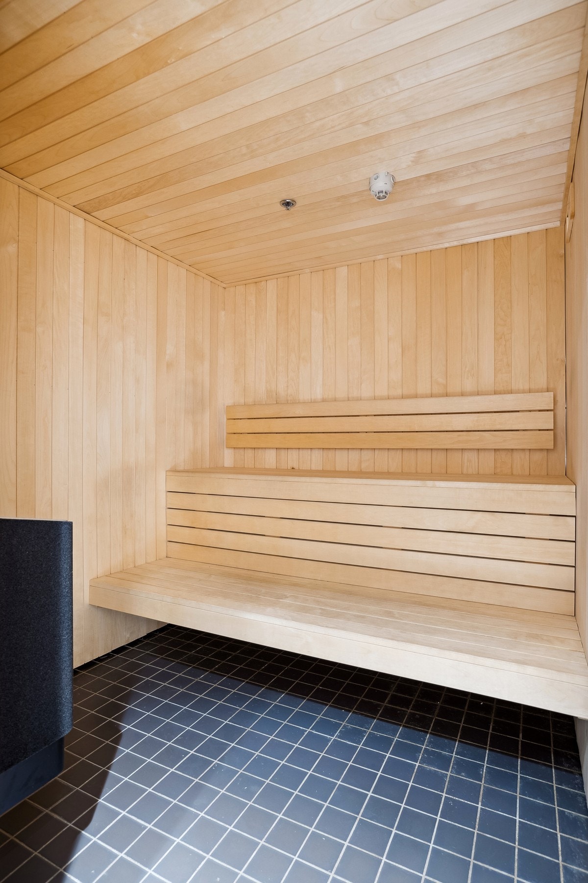 Bygget har fellesparkering for sykkel, fellesrom som kan leies til arrangementer, gjesteleiligheter, takterrasse, badstue og treningsrom! Galleribilde