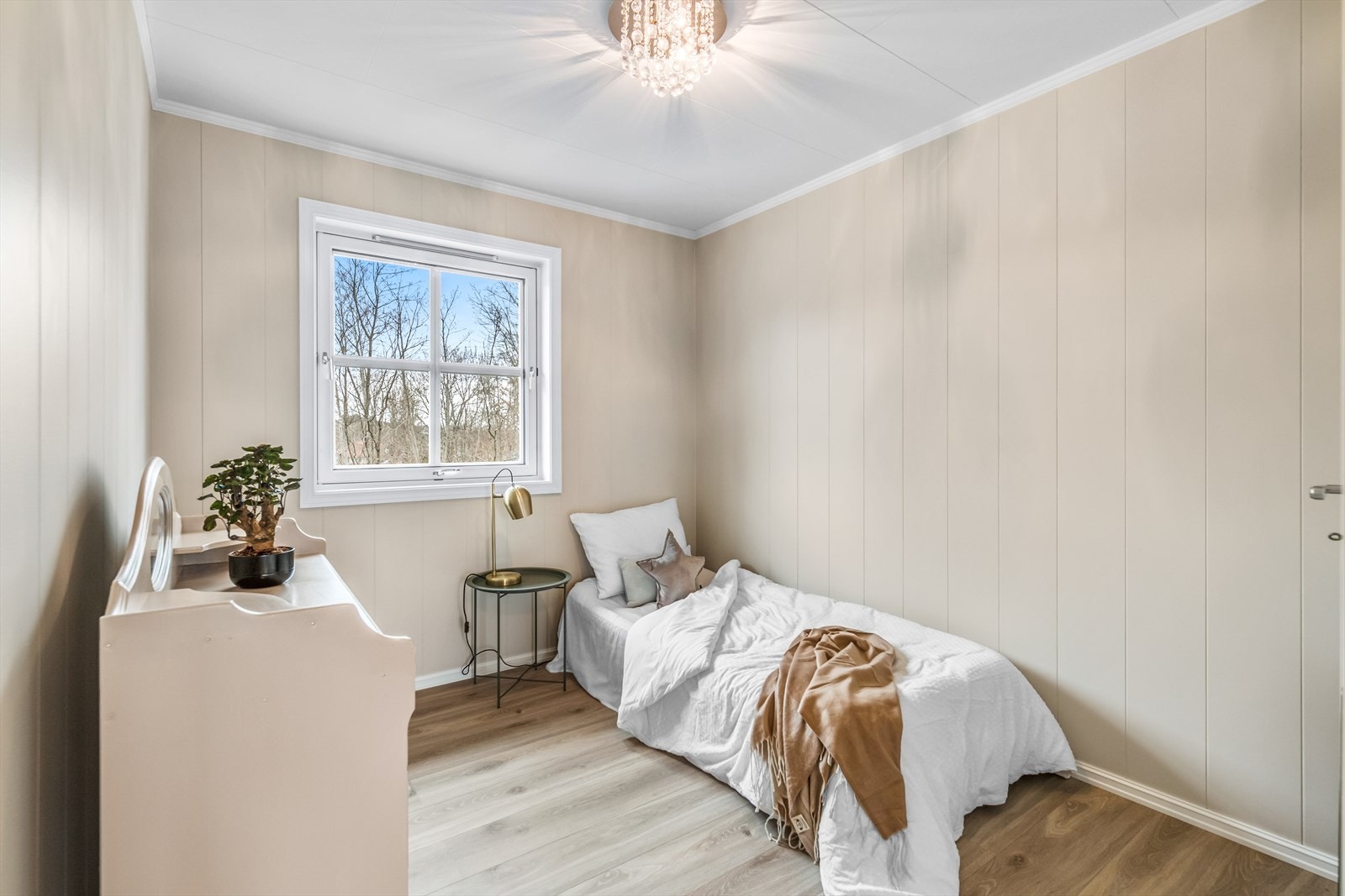 Alle soverommene er malt i lyse og duse farger for en behagelig atmosfære. Galleribilde