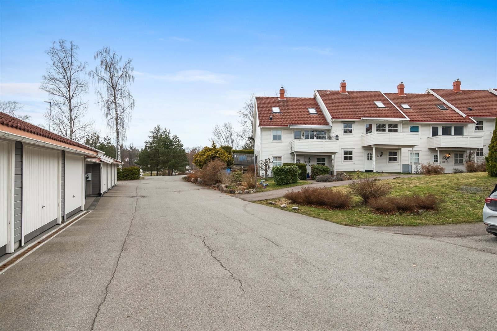 Garasjeplass i fellesbygg. Galleribilde