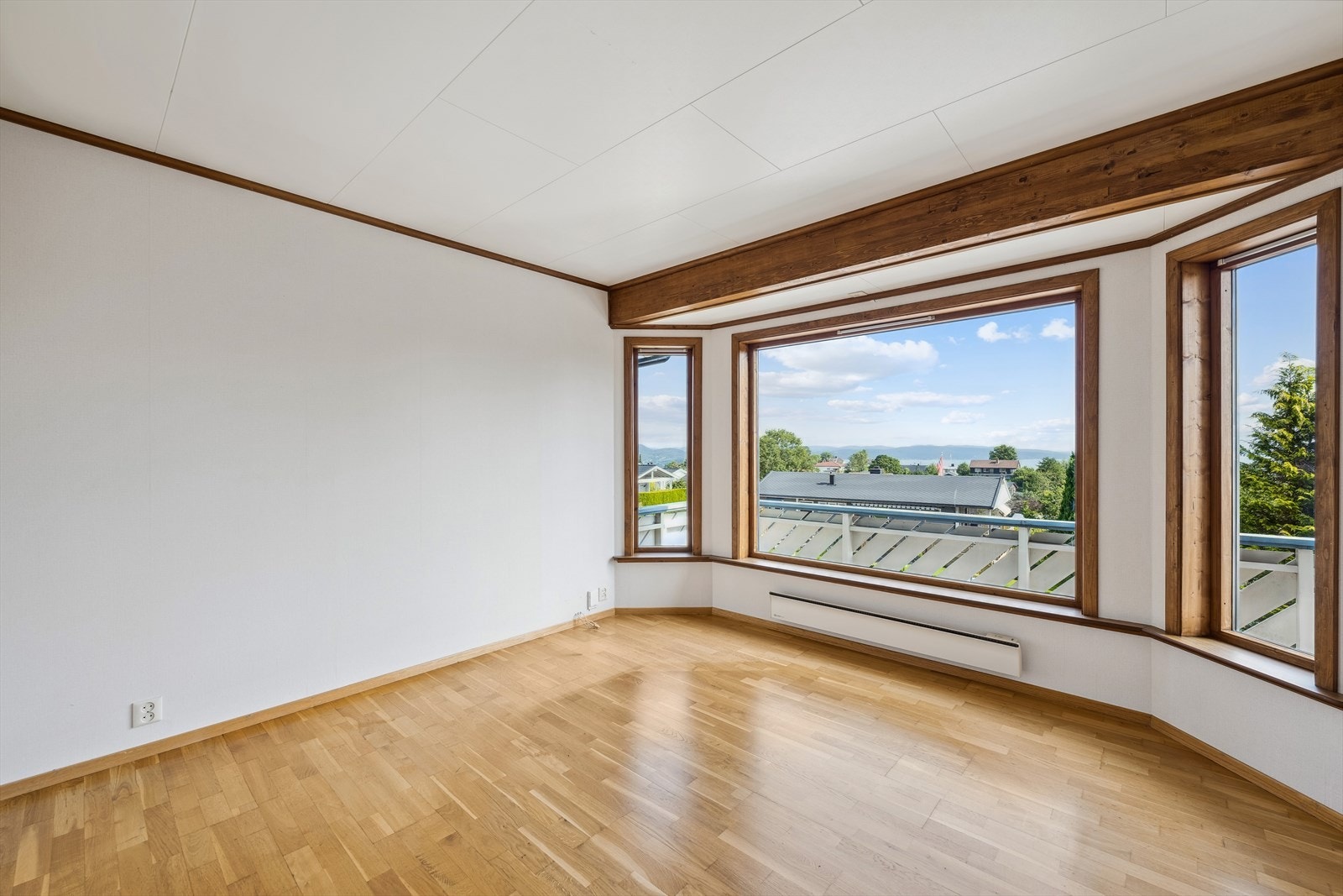 Stuedel utenfor kjøkken Galleribilde