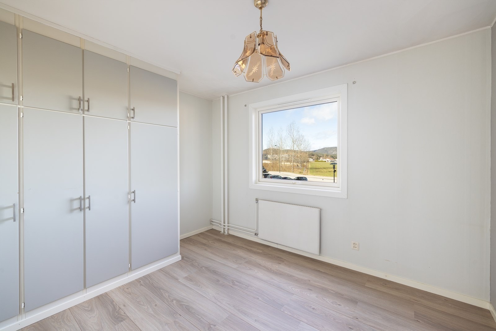 Her er det plassbygde garderobeskap. Galleribilde