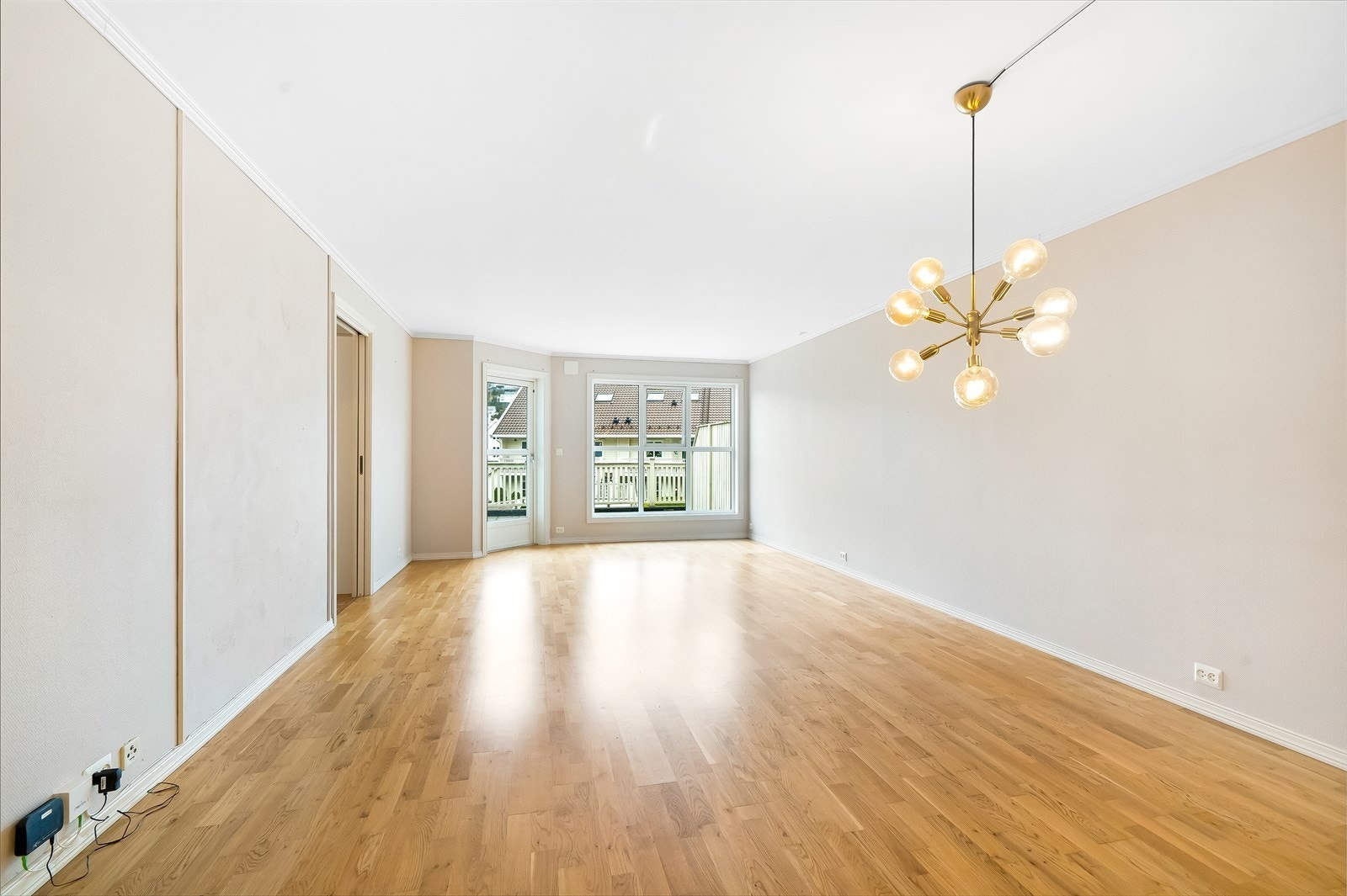 Stor stue med mulighet for møblering i soner. Galleribilde