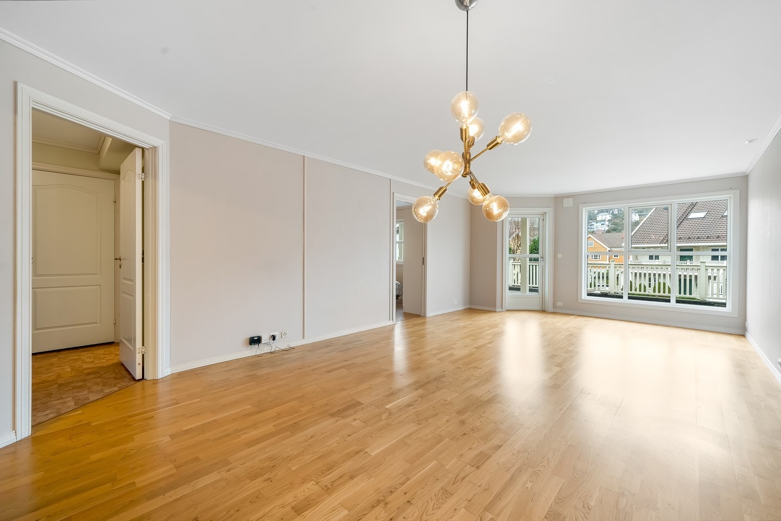 I leiligheten er det lagt opp fiber og det er pipeløp. Galleribilde