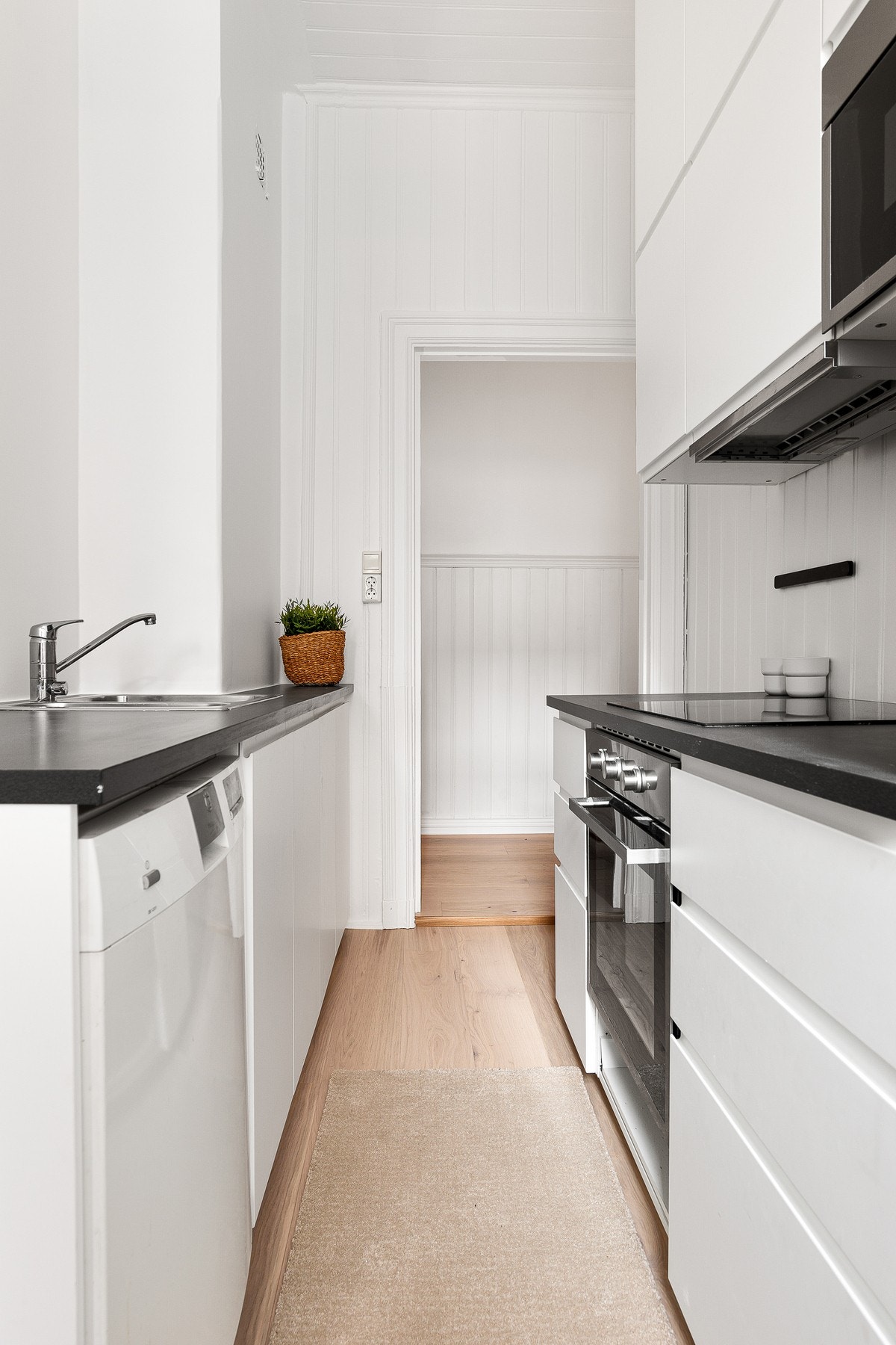 Hvitevarer på kjøkken medfølger handelen. Galleribilde