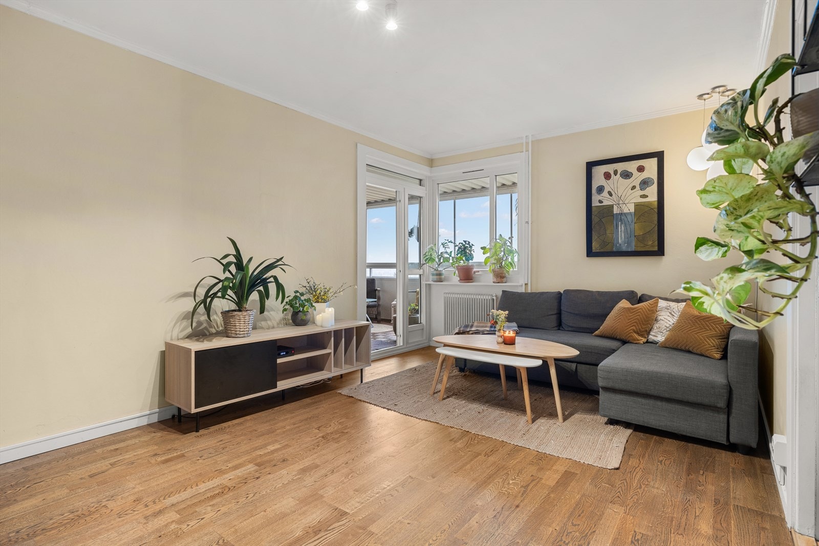 En lys og innbydende 3-roms hjørneleilighet med attraktiv beliggenhet på Manglerud Galleribilde