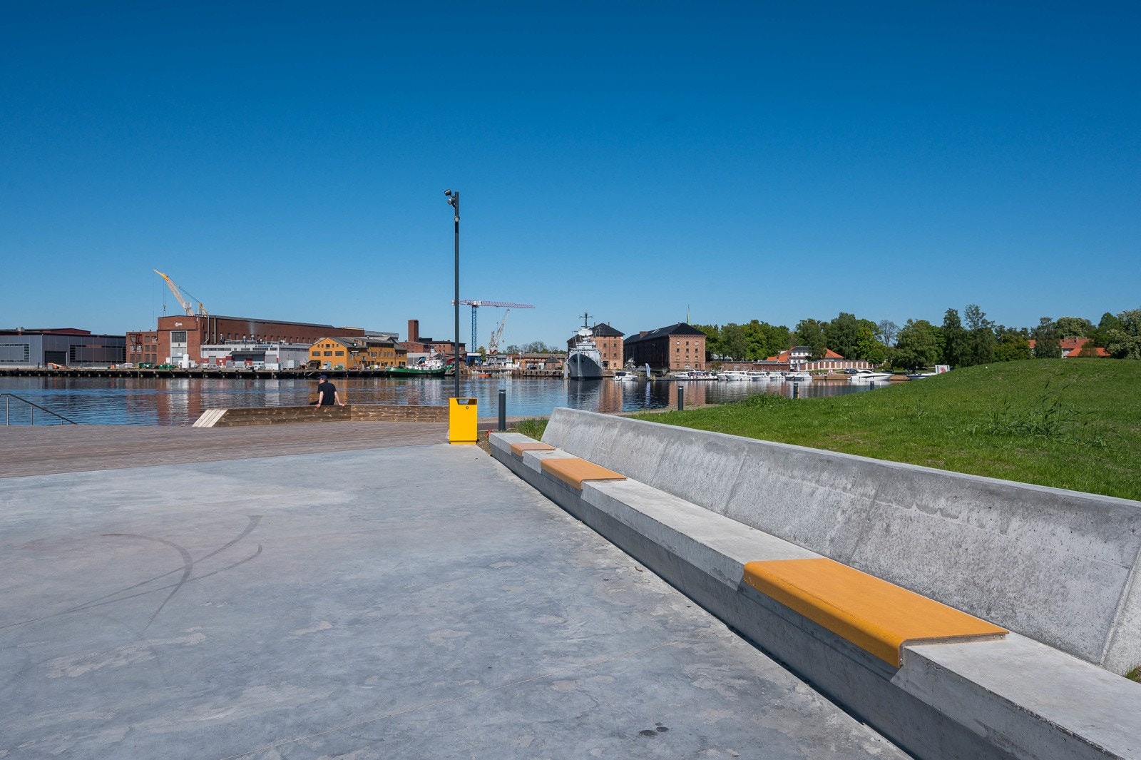 Her ser vi den nye og flotte kystparken langs Indre havn med båthavn, badeplasser, brygger, lekeplasser, fotball- og sandvolleyballbane3 Galleribilde