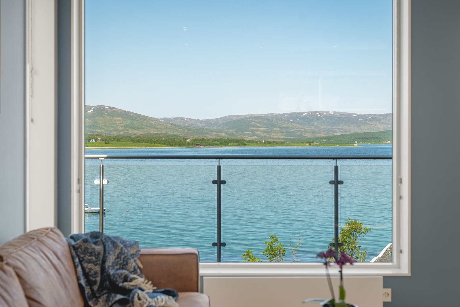 Nydelig panorama utsikt fra stuen! Galleribilde