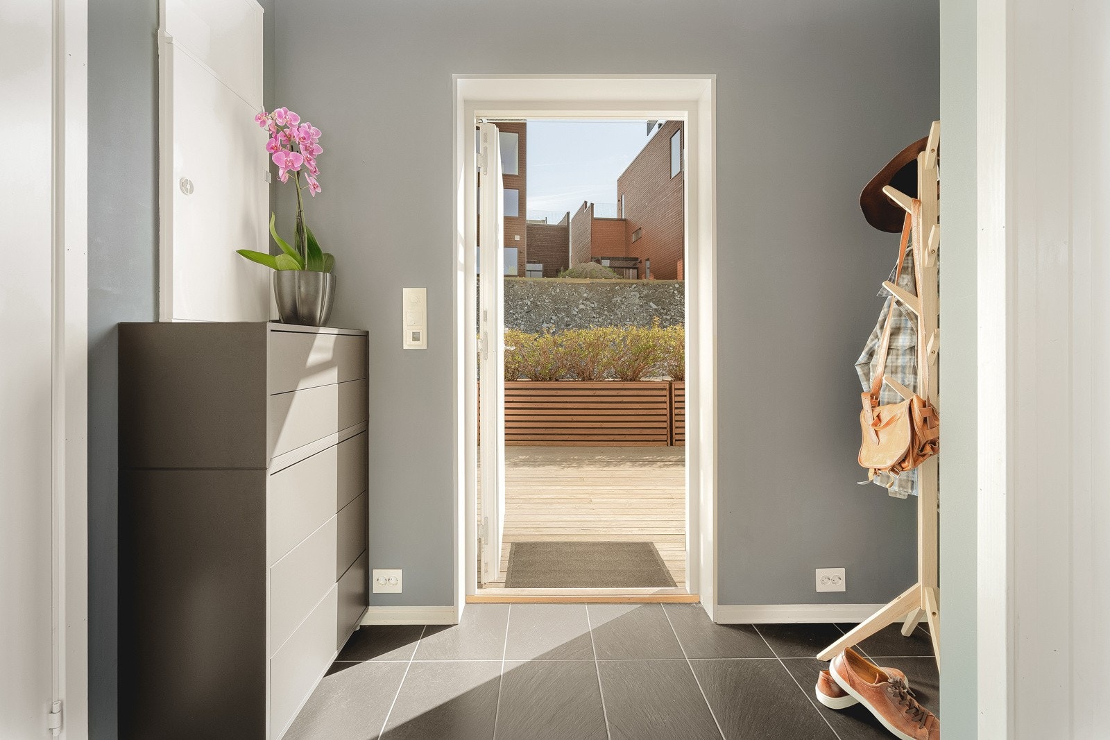 Yttergangen er stor og fin med god plass til henge fra seg ytterklærne. Galleribilde