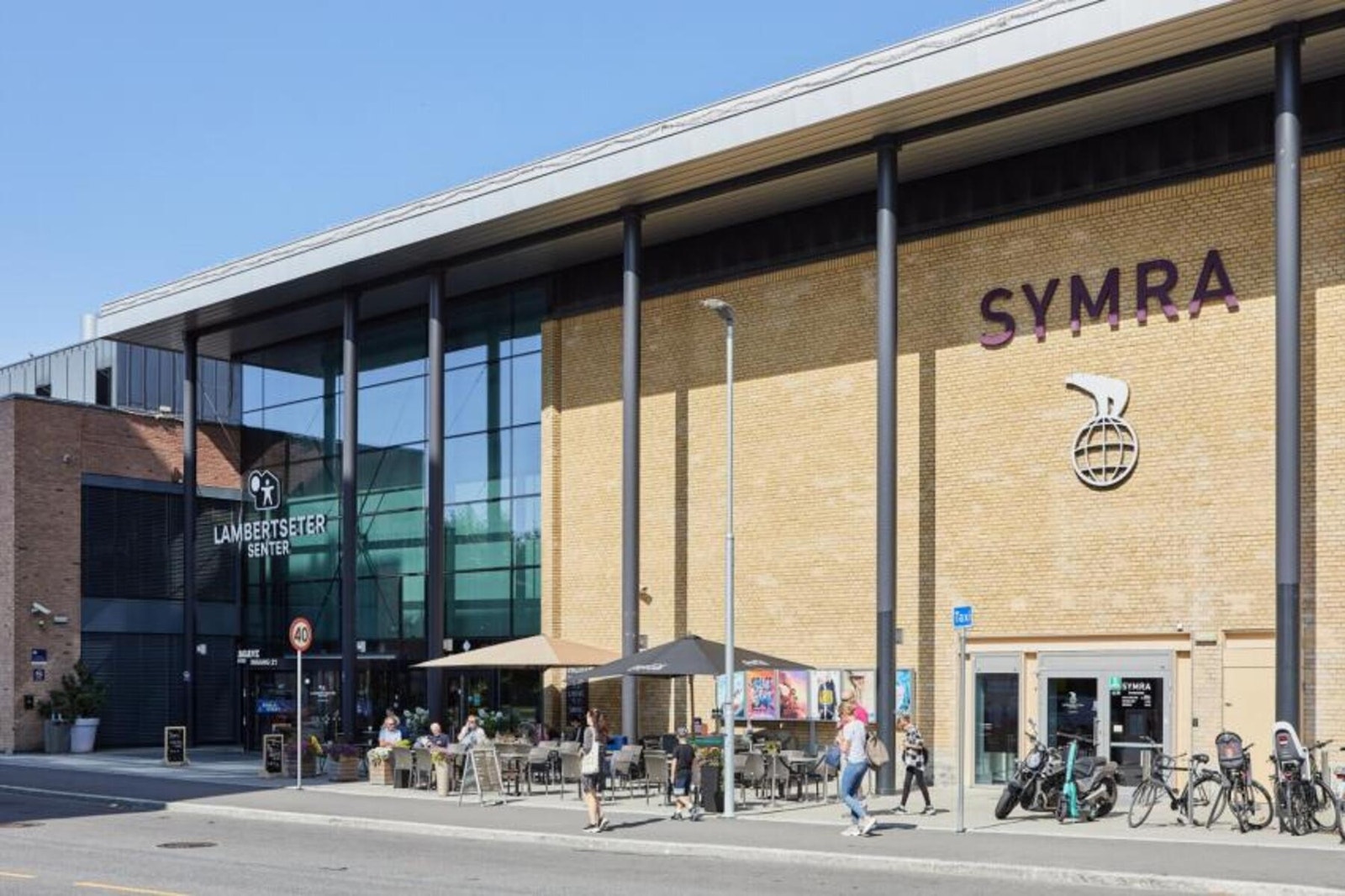 Lambertseter senter finner du kun en spasertur unna. Galleribilde