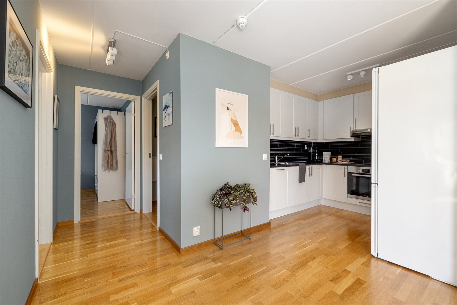 Veggene er malt i en fin og moderne farge. Galleribilde