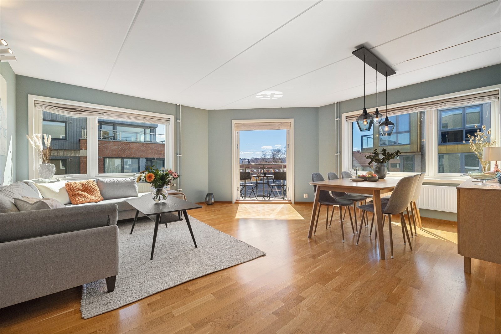 Velkommen til denne lyse og luftige leiligheten i Marstrandgata 1! Galleribilde