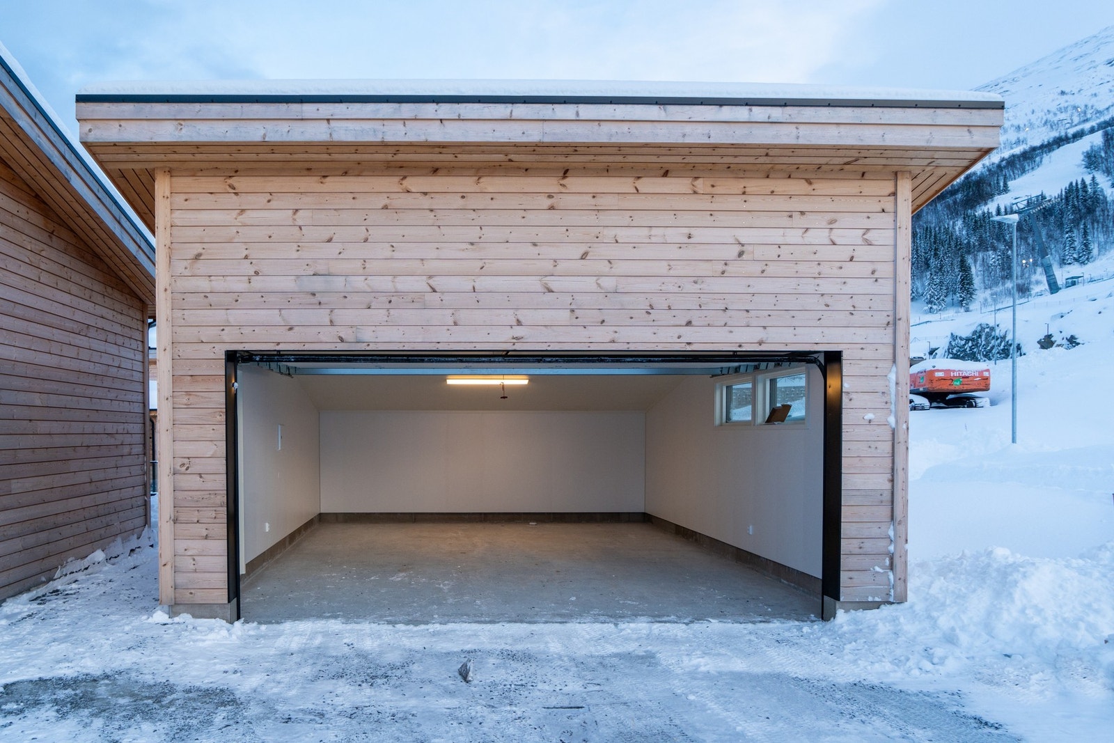 Praktisk dobbelgarasje Galleribilde