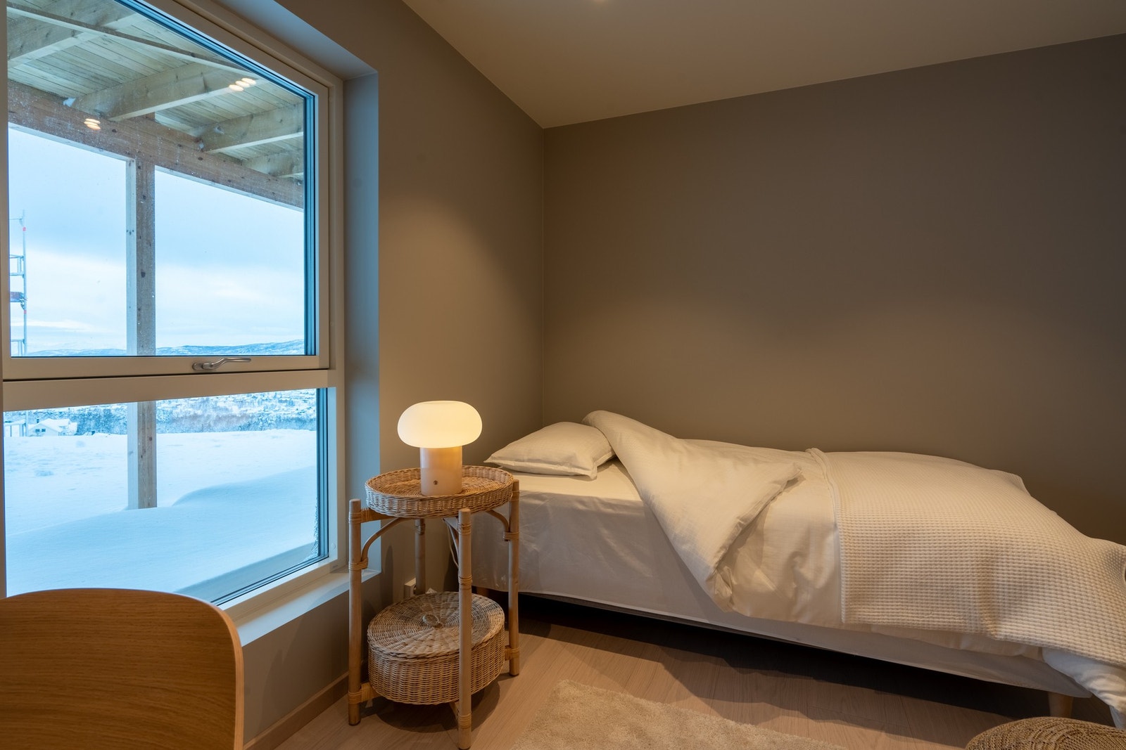 Soverom 1 sokkeletasje. Galleribilde