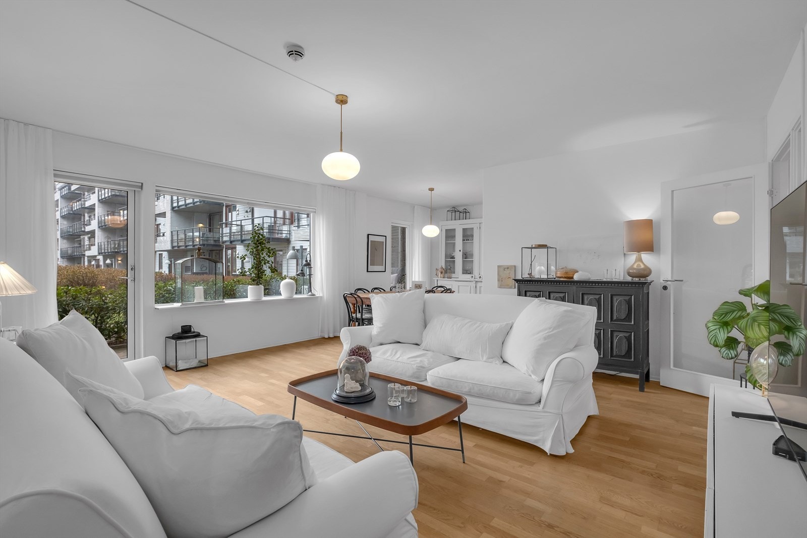 Leiligheten ligger i 1. etg. med utgang fra stue til balkong mot felles uteområde Galleribilde