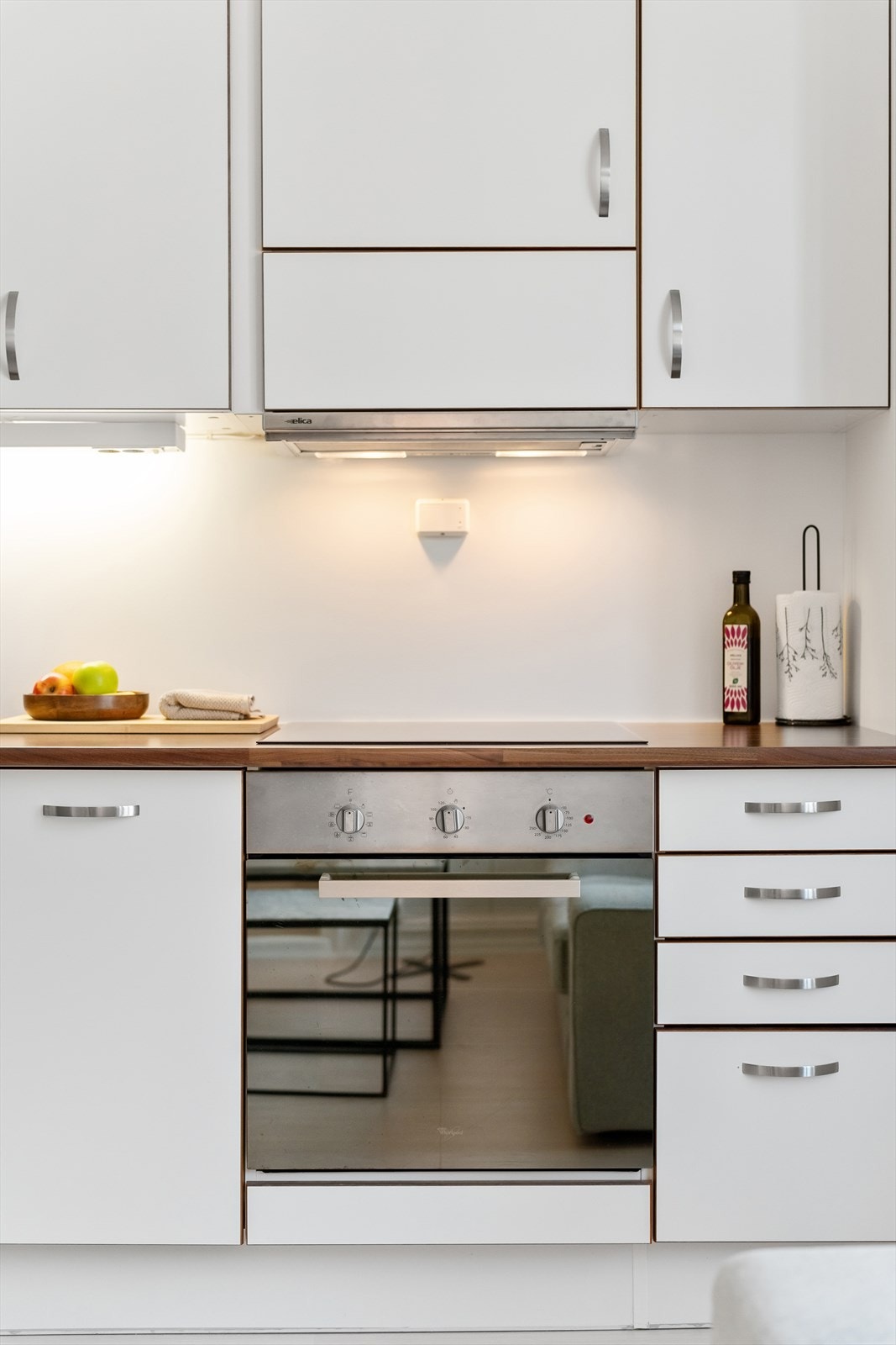 Kjøkkenet er godt utstyrt og har god skap- og benkeplass. Galleribilde