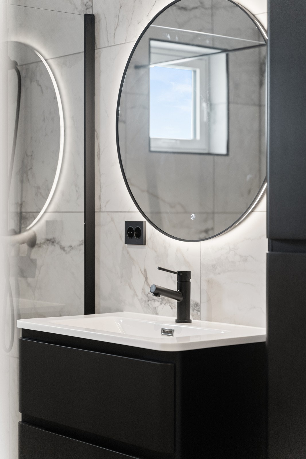 Vamekabler på begge bad Galleribilde