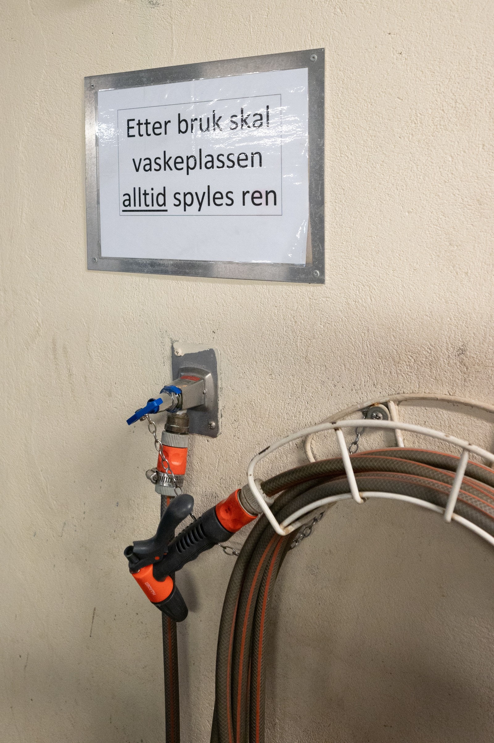 Vaskeplass i kjeller Galleribilde