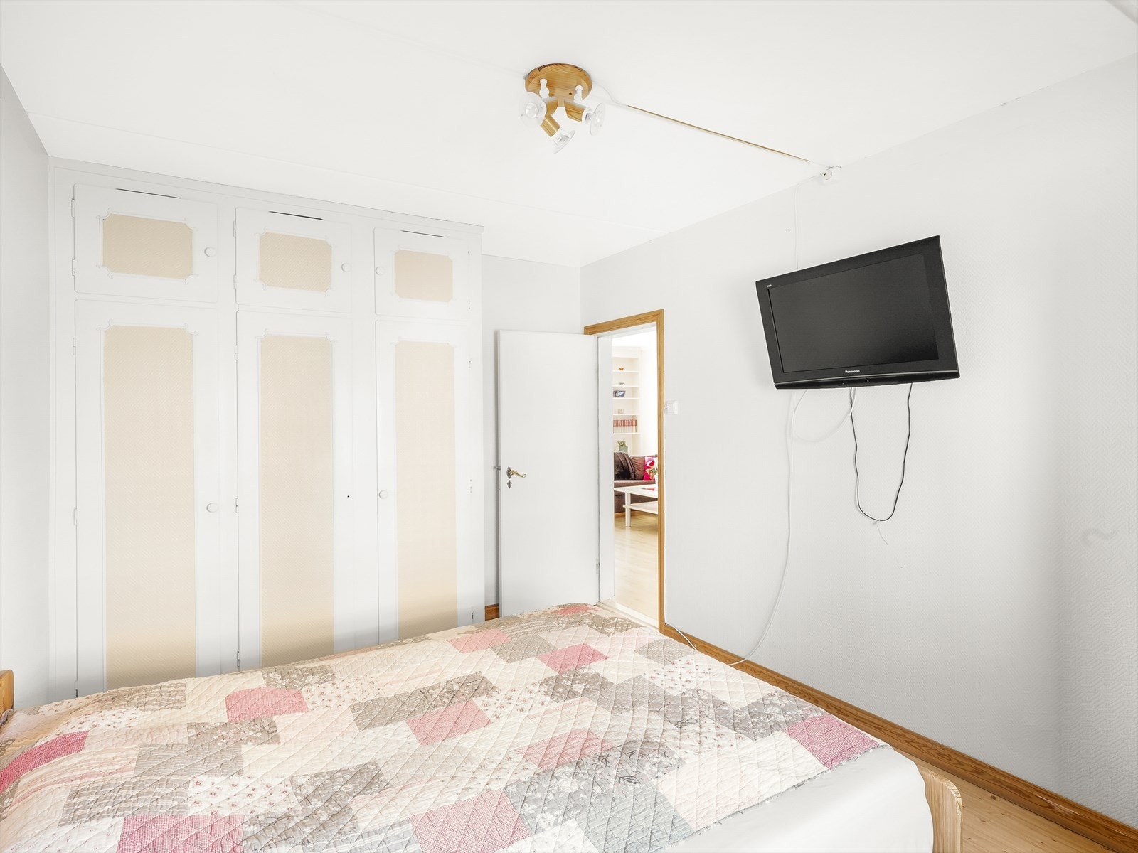 Gode oppbevaringsmuligheter med integrert lagringsplass. Galleribilde