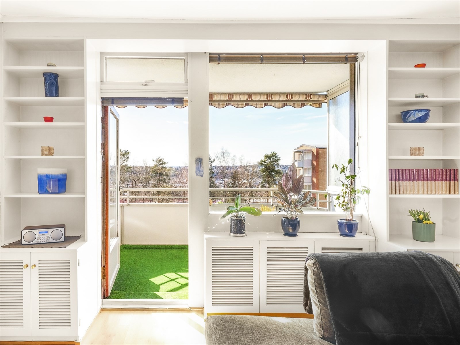 Velkommen til denne hyggelige 3-roms leiligheten med vestvendt balkong. Presenteres av Ali Øzen v/EiendomsMegler 1! Galleribilde