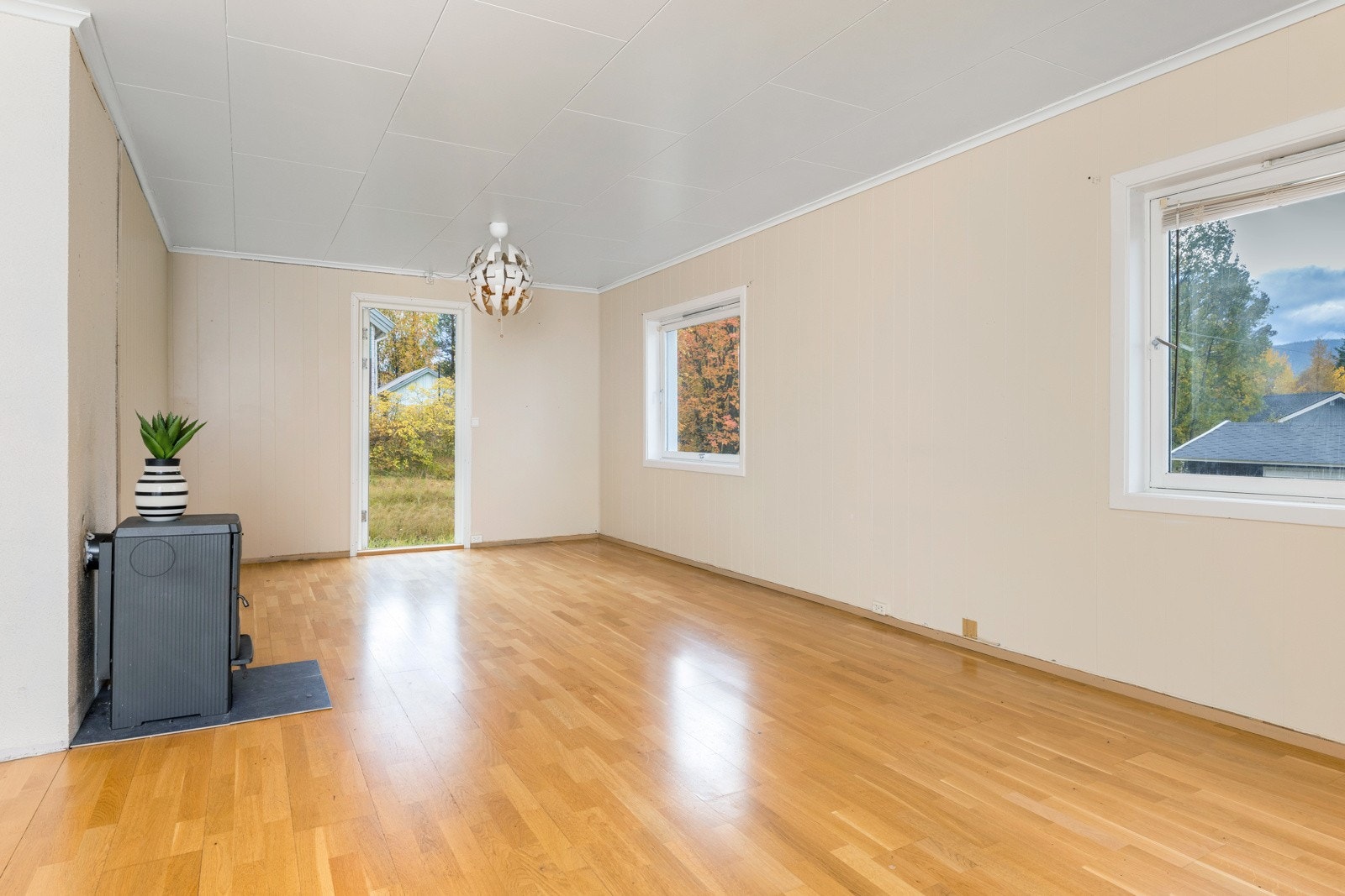 Adkomst til hage fra stuen. Galleribilde