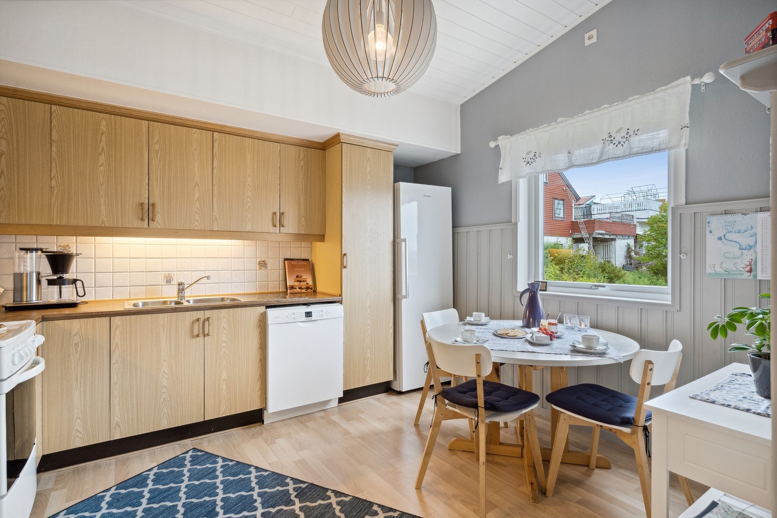 Plass til lite spisebord på kjøkken. Galleribilde